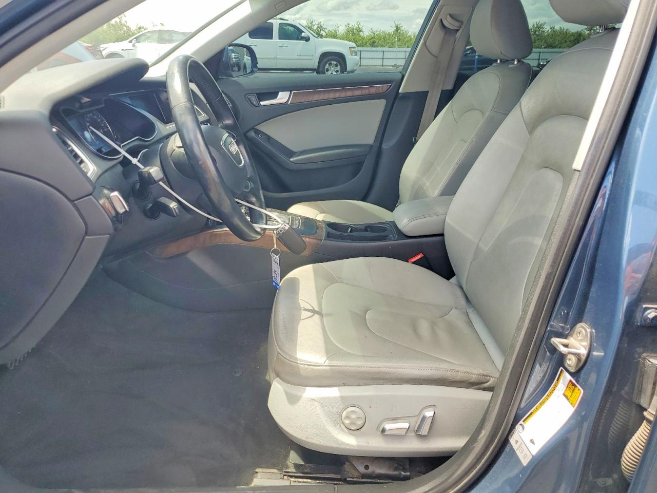 2015 Audi A4 Premium Синий vin: WAUBFAFL8FN017104