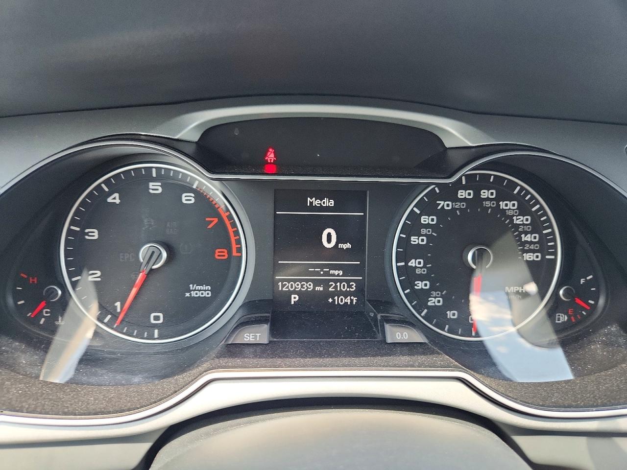 2015 Audi A4 Premium Silver vin: WAUBFAFL8FN040463