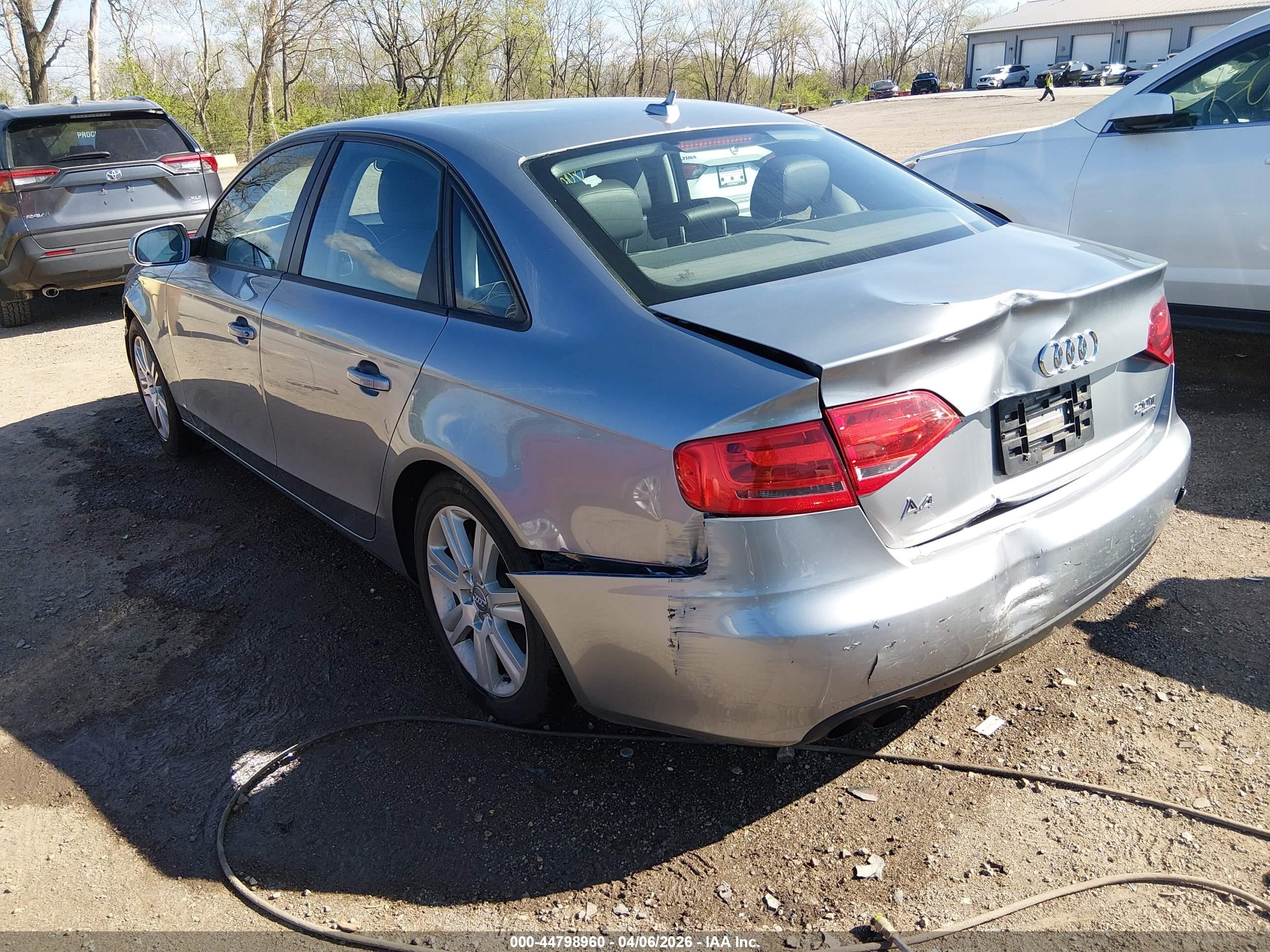 2011 Audi A4 2.0t Premium Silver vin: WAUBFAFL9BN009166