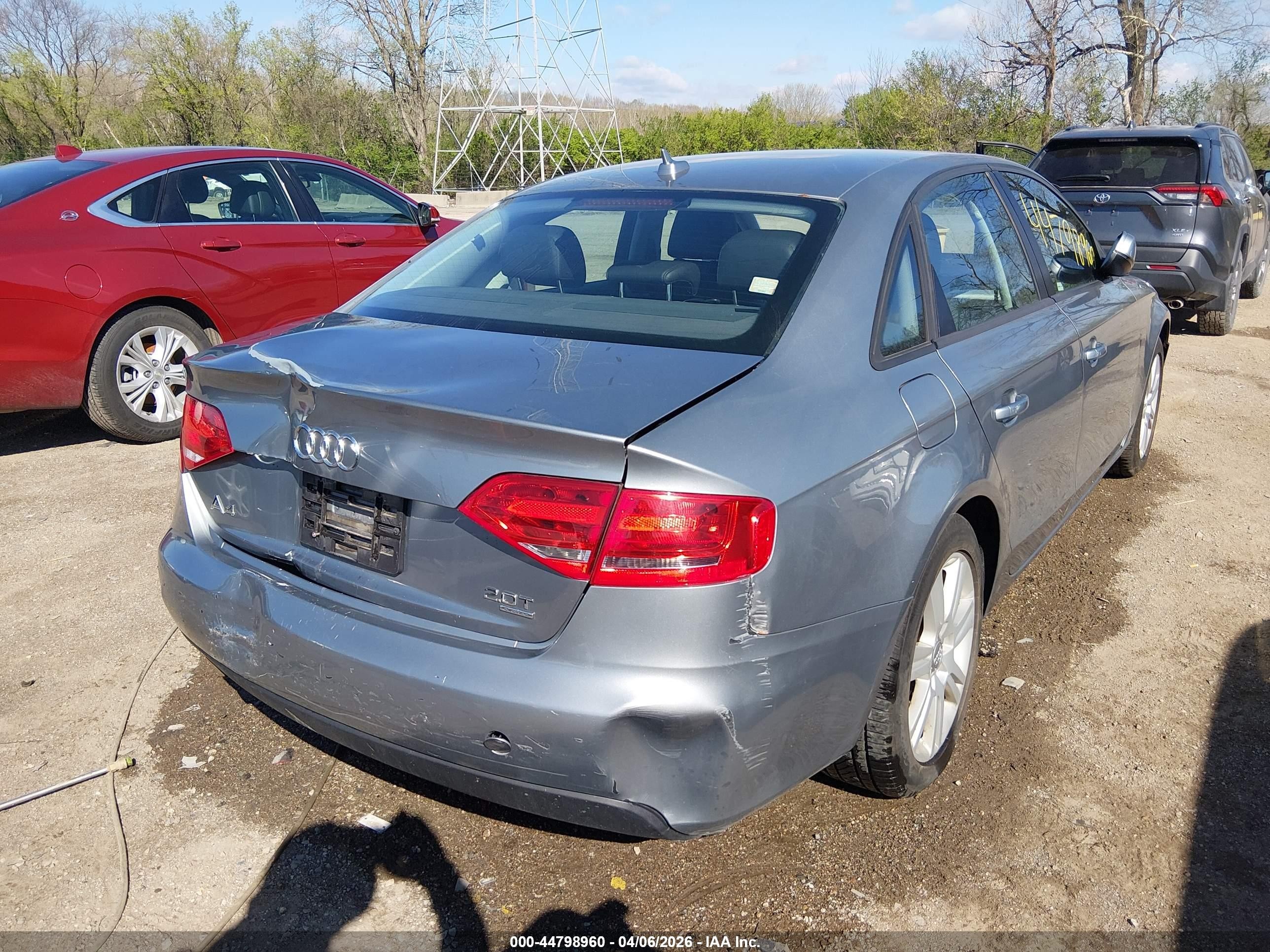 2011 Audi A4 2.0t Premium Silver vin: WAUBFAFL9BN009166