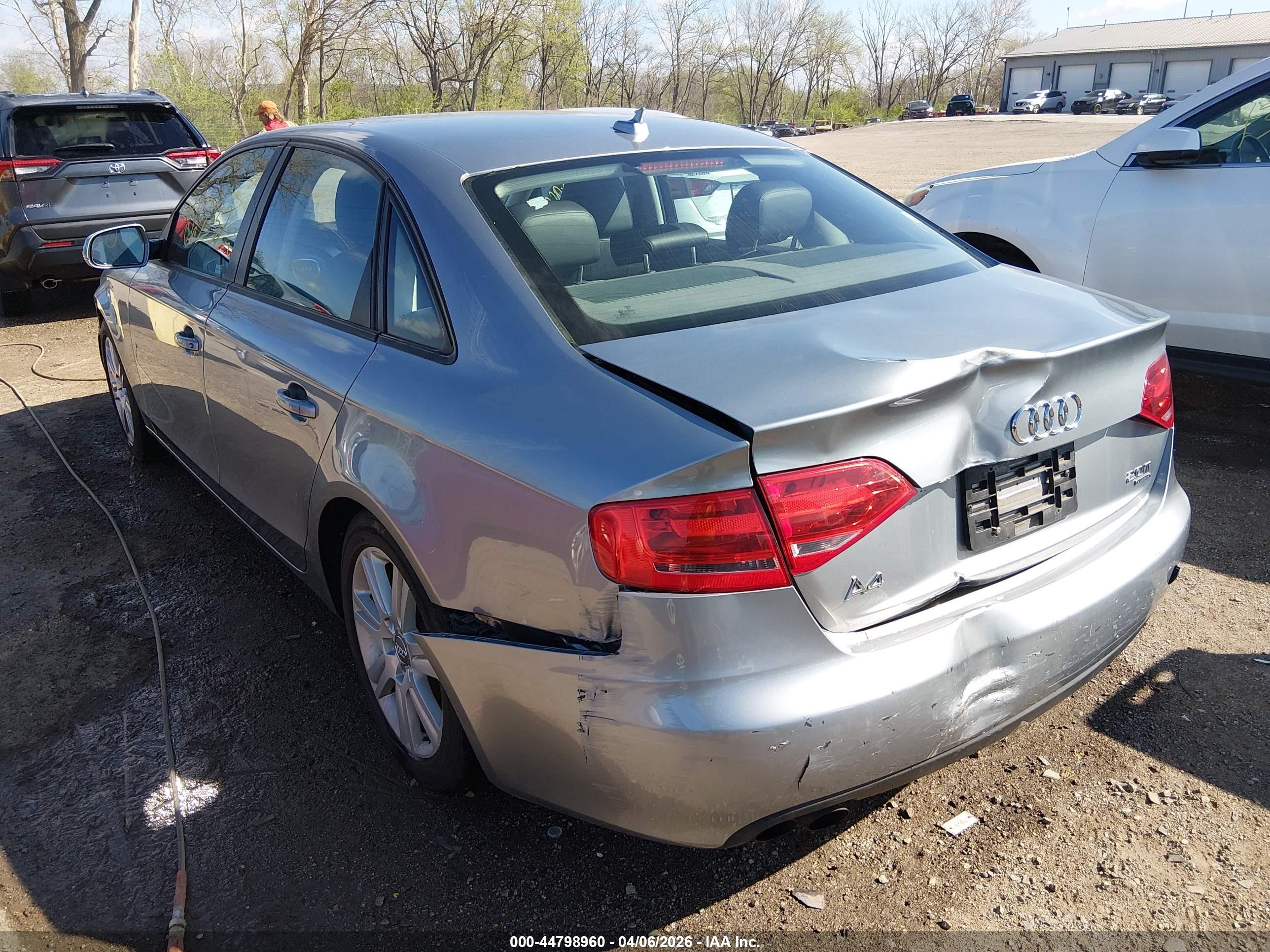 2011 Audi A4 2.0t Premium Silver vin: WAUBFAFL9BN009166