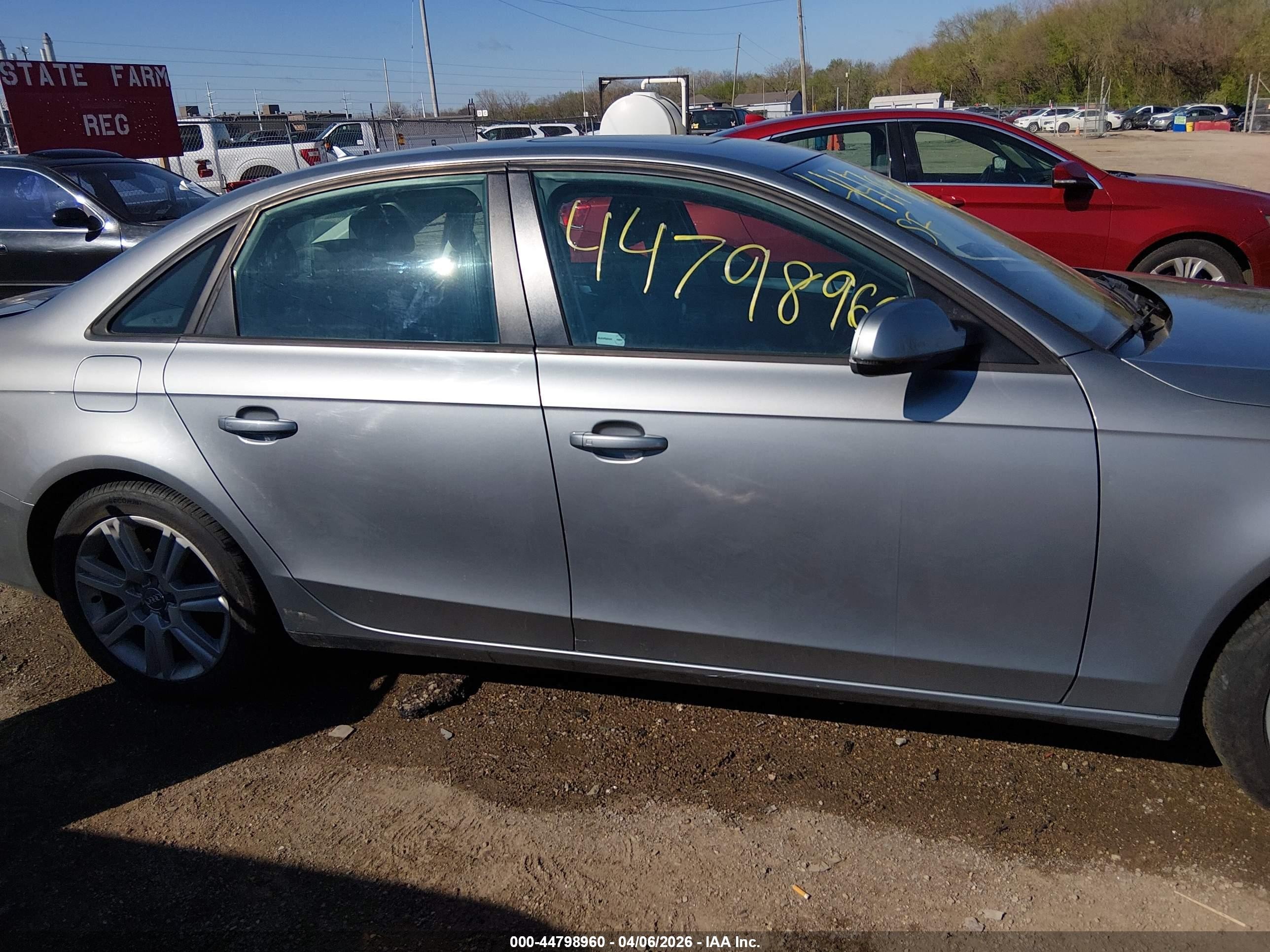 2011 Audi A4 2.0t Premium Silver vin: WAUBFAFL9BN009166