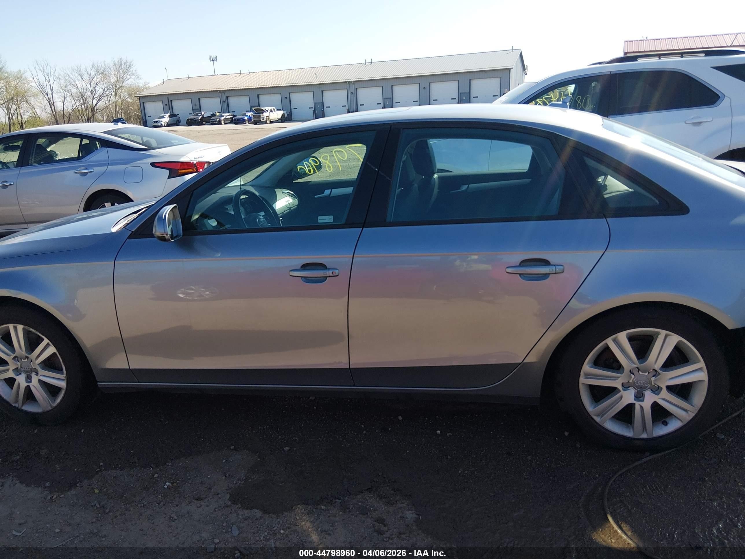 2011 Audi A4 2.0t Premium Silver vin: WAUBFAFL9BN009166