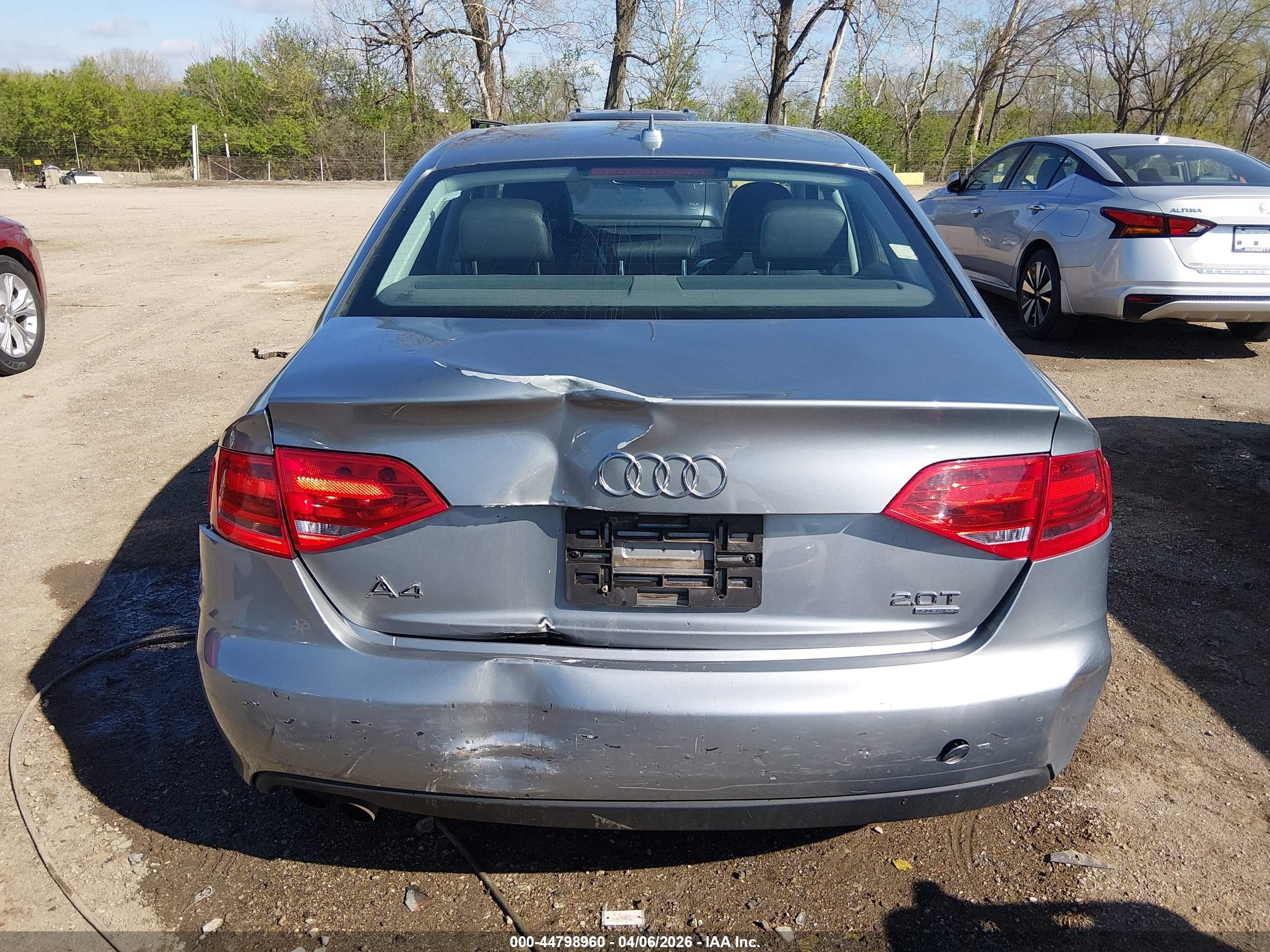 2011 Audi A4 2.0t Premium Silver vin: WAUBFAFL9BN009166
