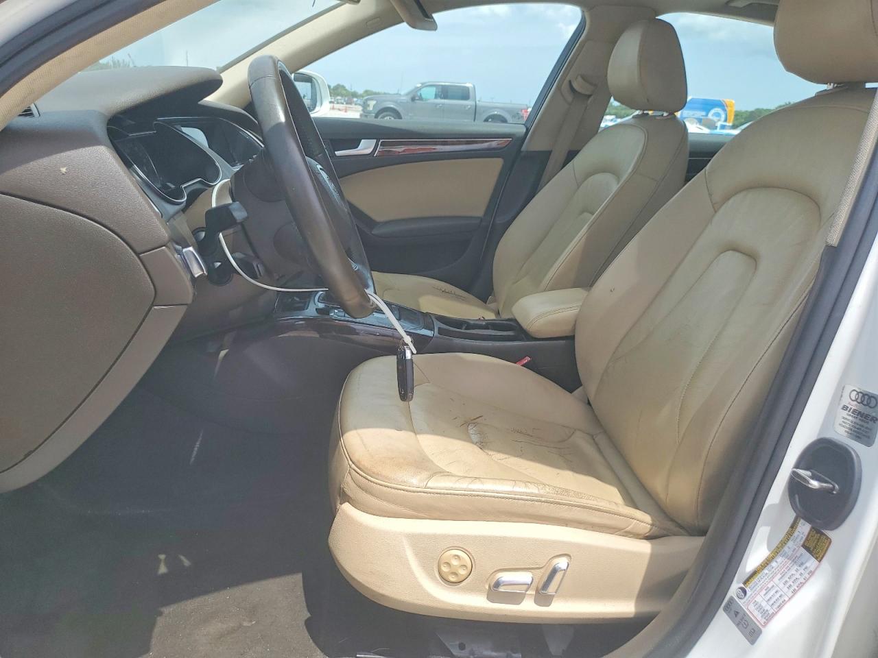 2013 Audi A4 Premium White vin: WAUBFAFL9DN022647