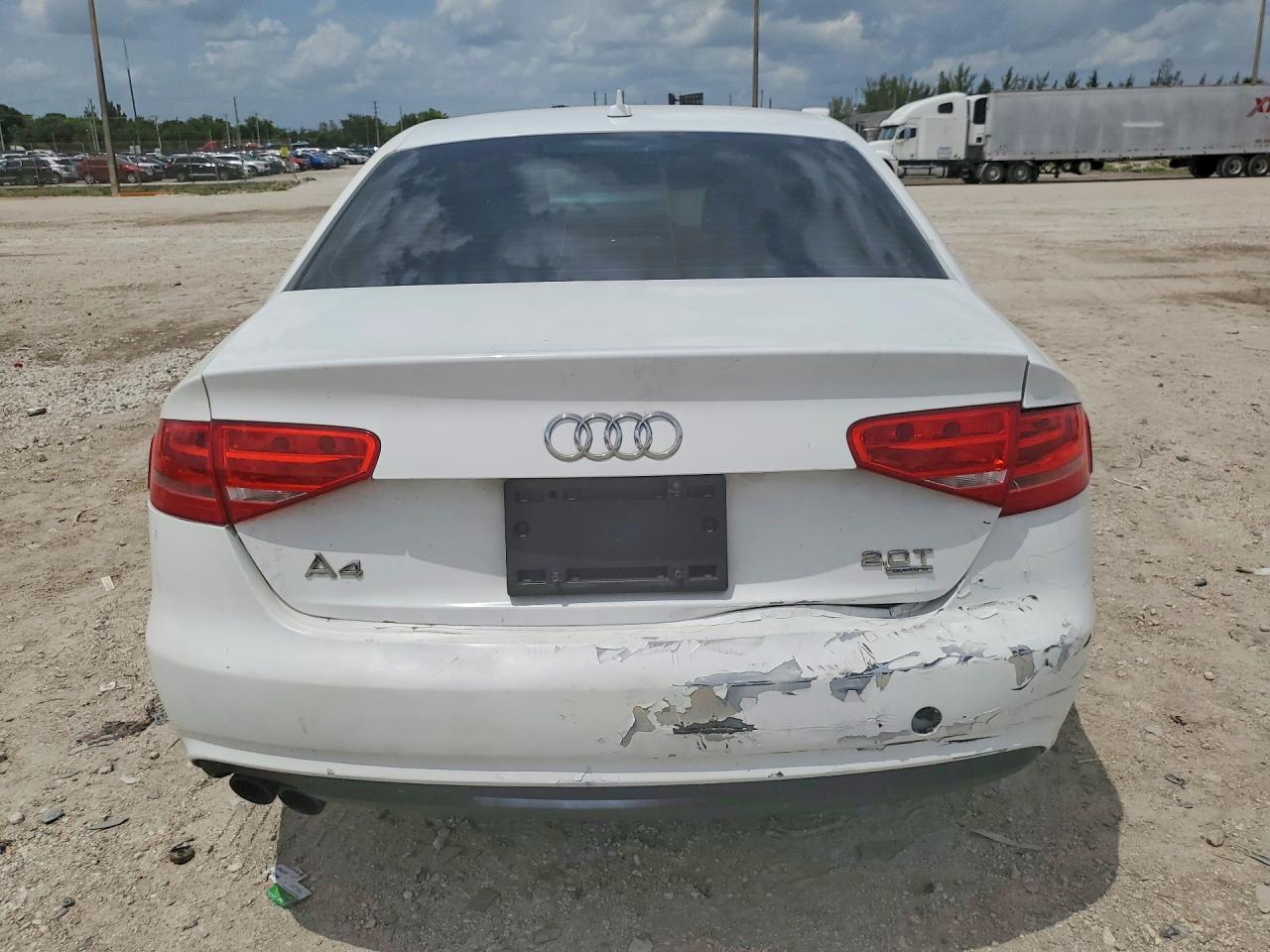 2013 Audi A4 Premium White vin: WAUBFAFL9DN022647