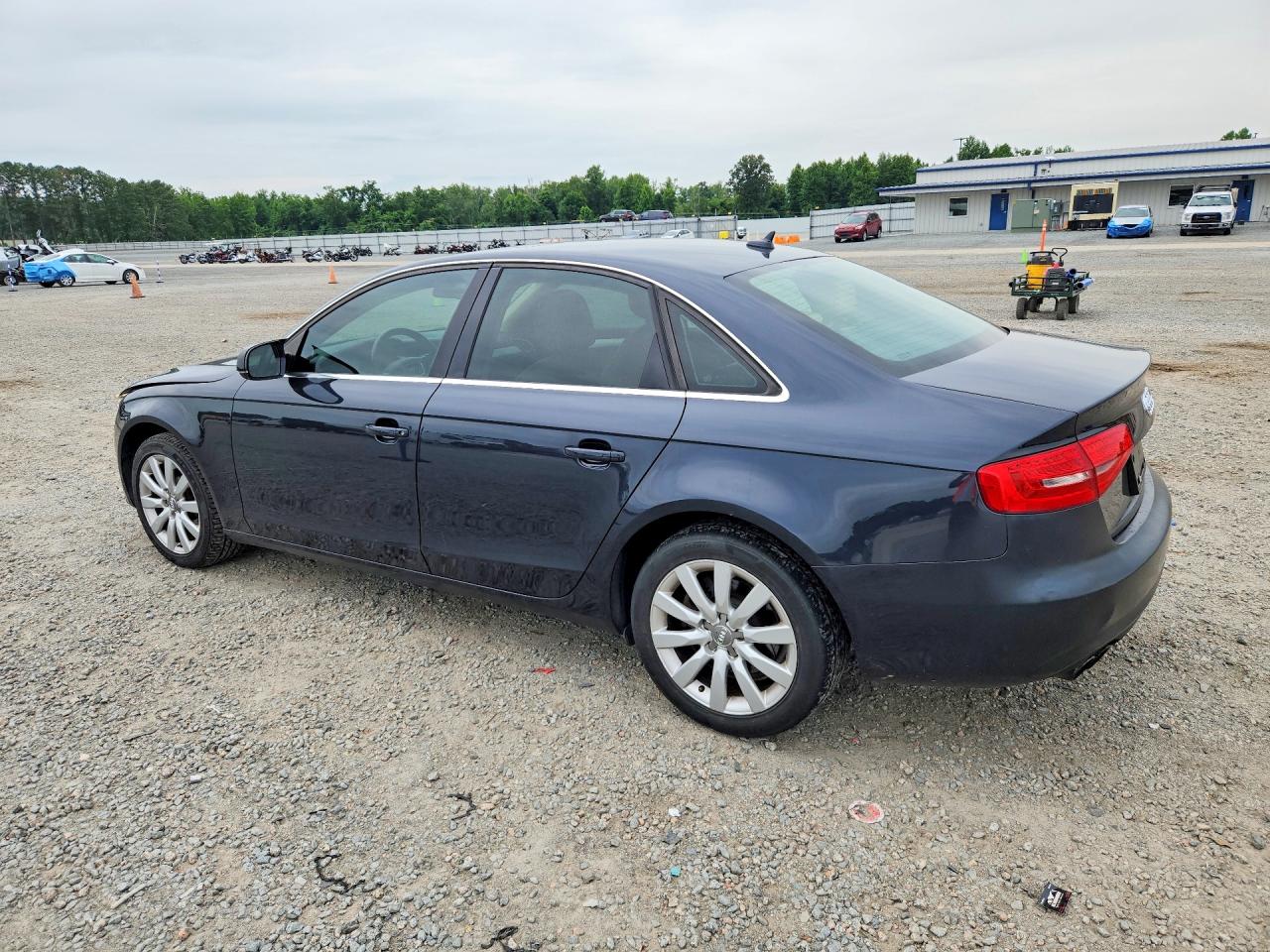 2013 Audi A4 Premium Черный vin: WAUBFAFL9DN025550
