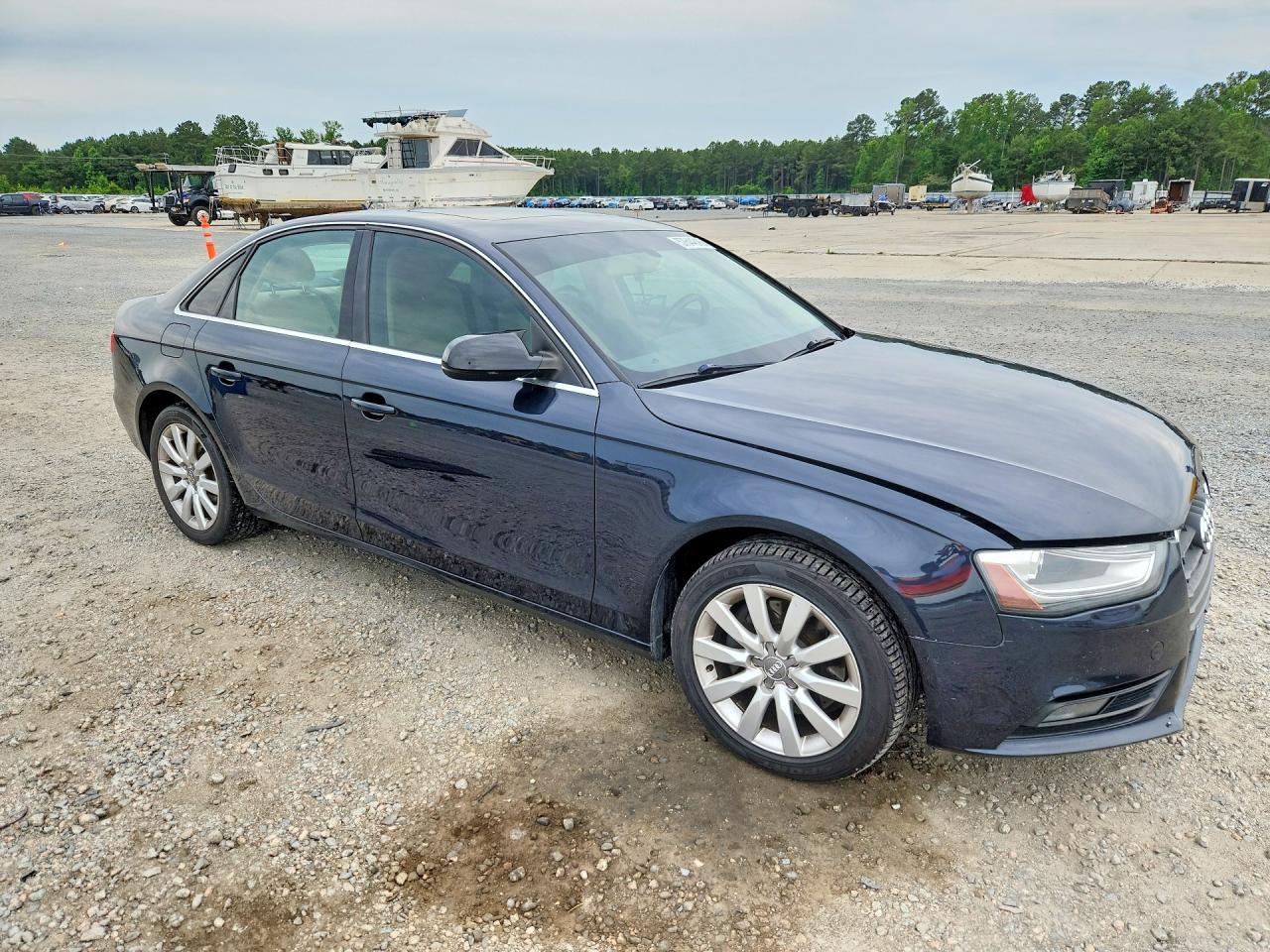 2013 Audi A4 Premium Черный vin: WAUBFAFL9DN025550