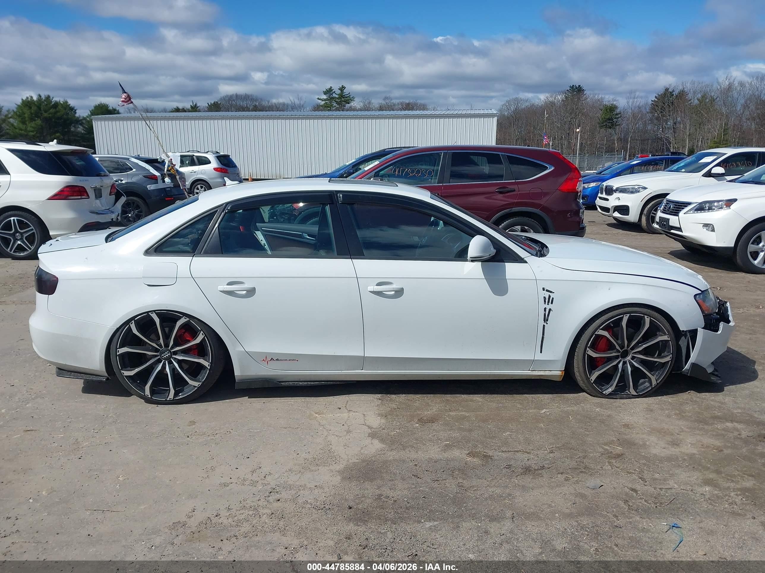 2013 Audi A4 2.0t Premium White vin: WAUBFAFL9DN038802