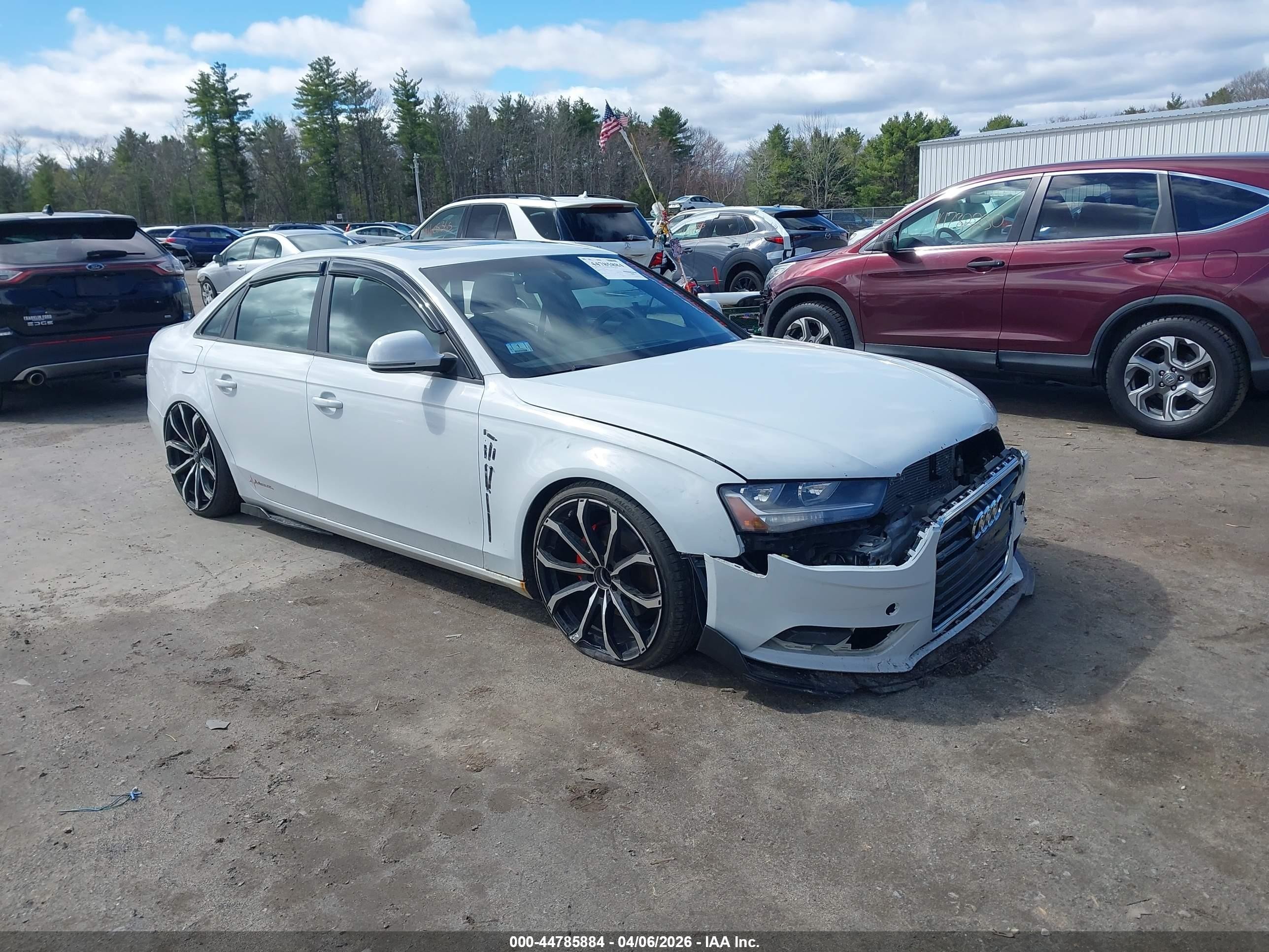 2013 Audi A4 2.0t Premium White vin: WAUBFAFL9DN038802