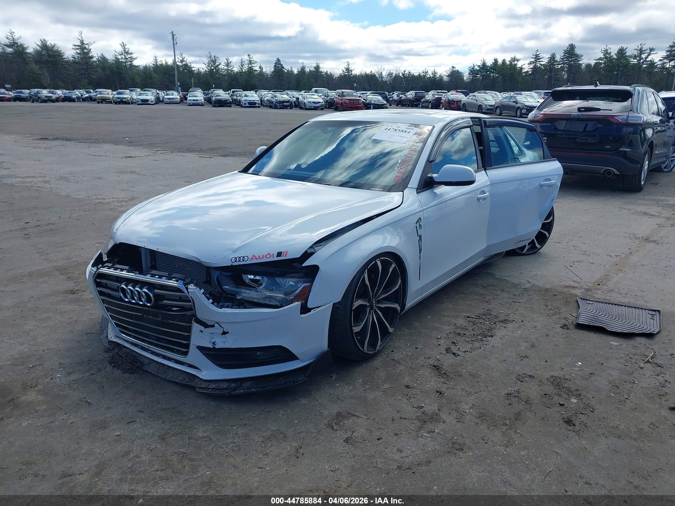 2013 Audi A4 2.0t Premium White vin: WAUBFAFL9DN038802