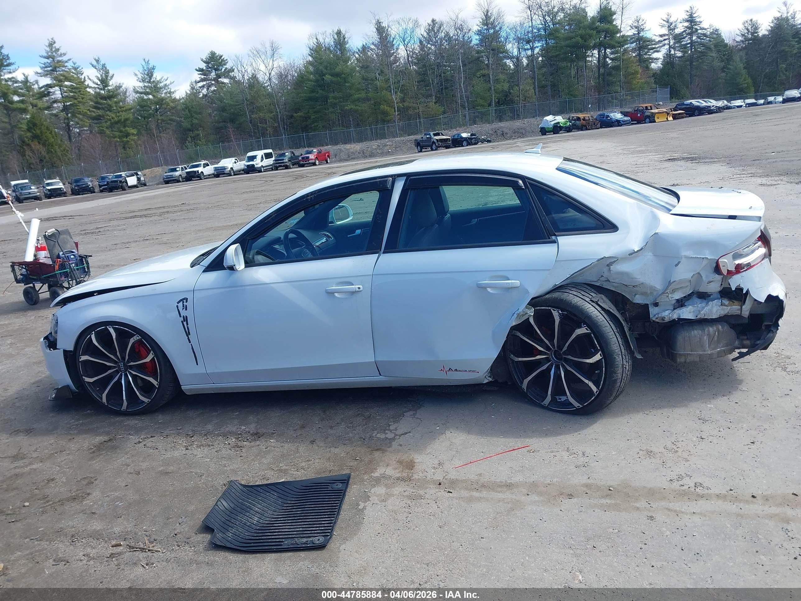2013 Audi A4 2.0t Premium White vin: WAUBFAFL9DN038802