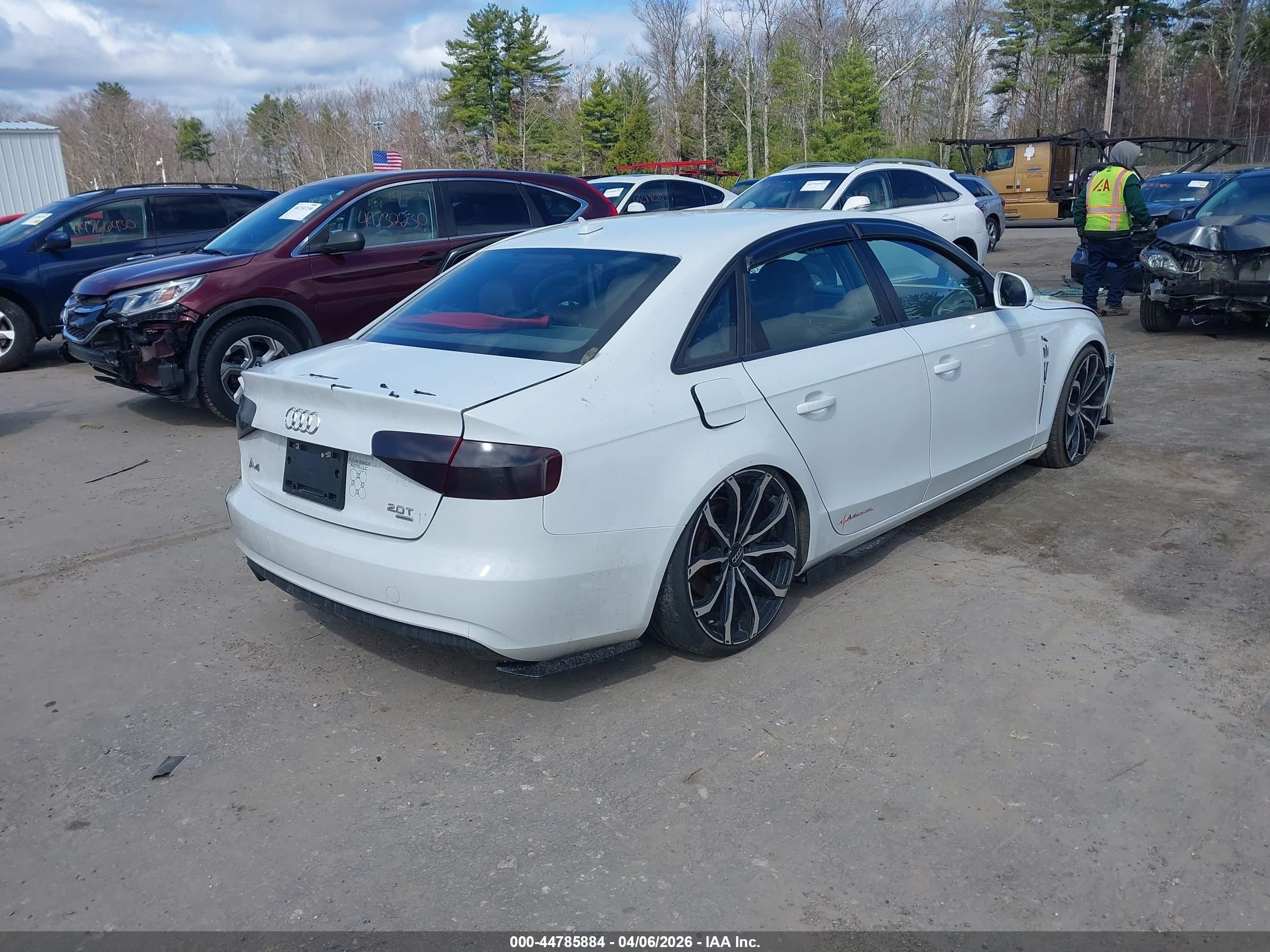 2013 Audi A4 2.0t Premium White vin: WAUBFAFL9DN038802