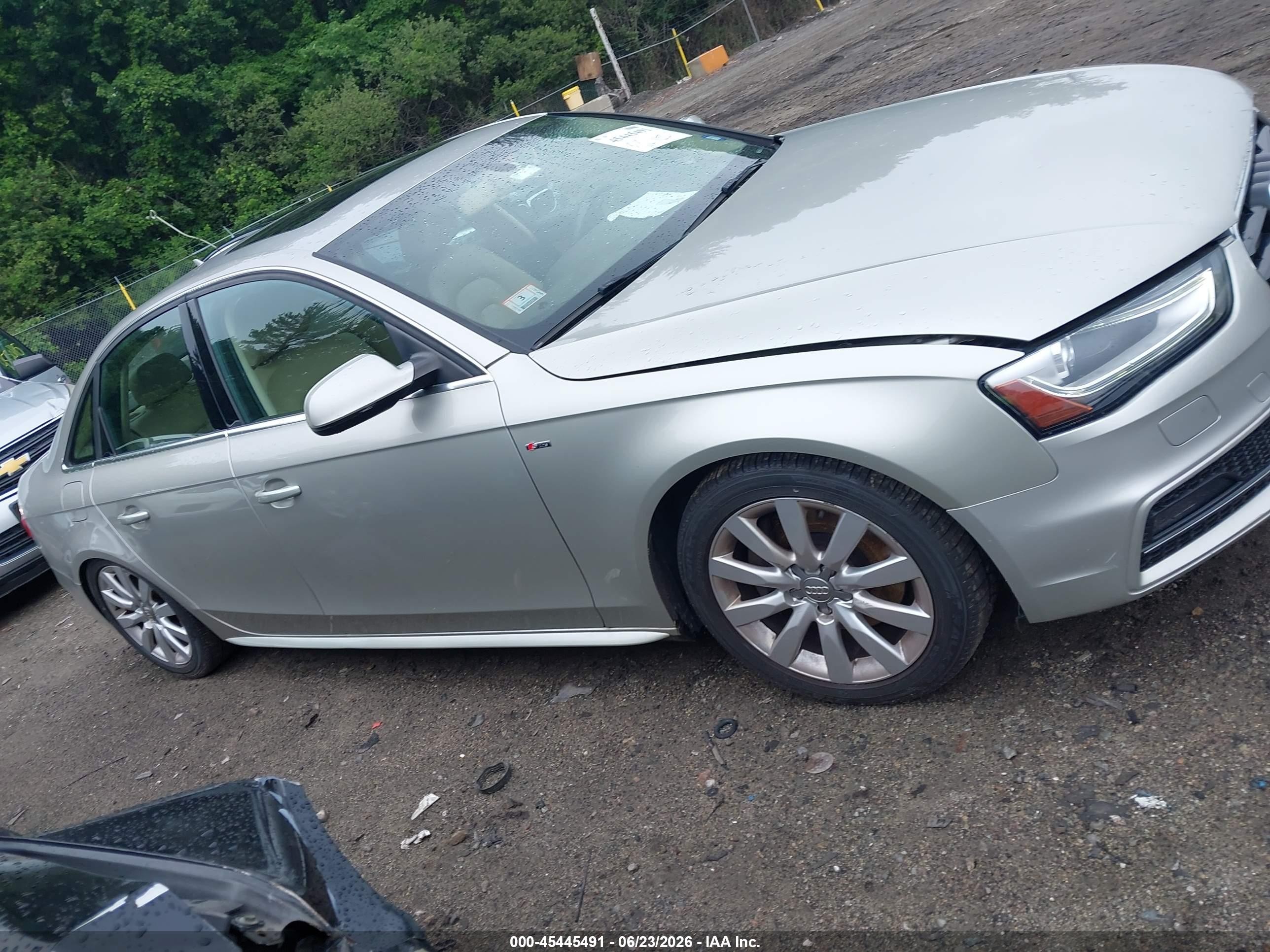2015 Audi A4 2.0t Premium Champagne vin: WAUBFAFL9FN032680