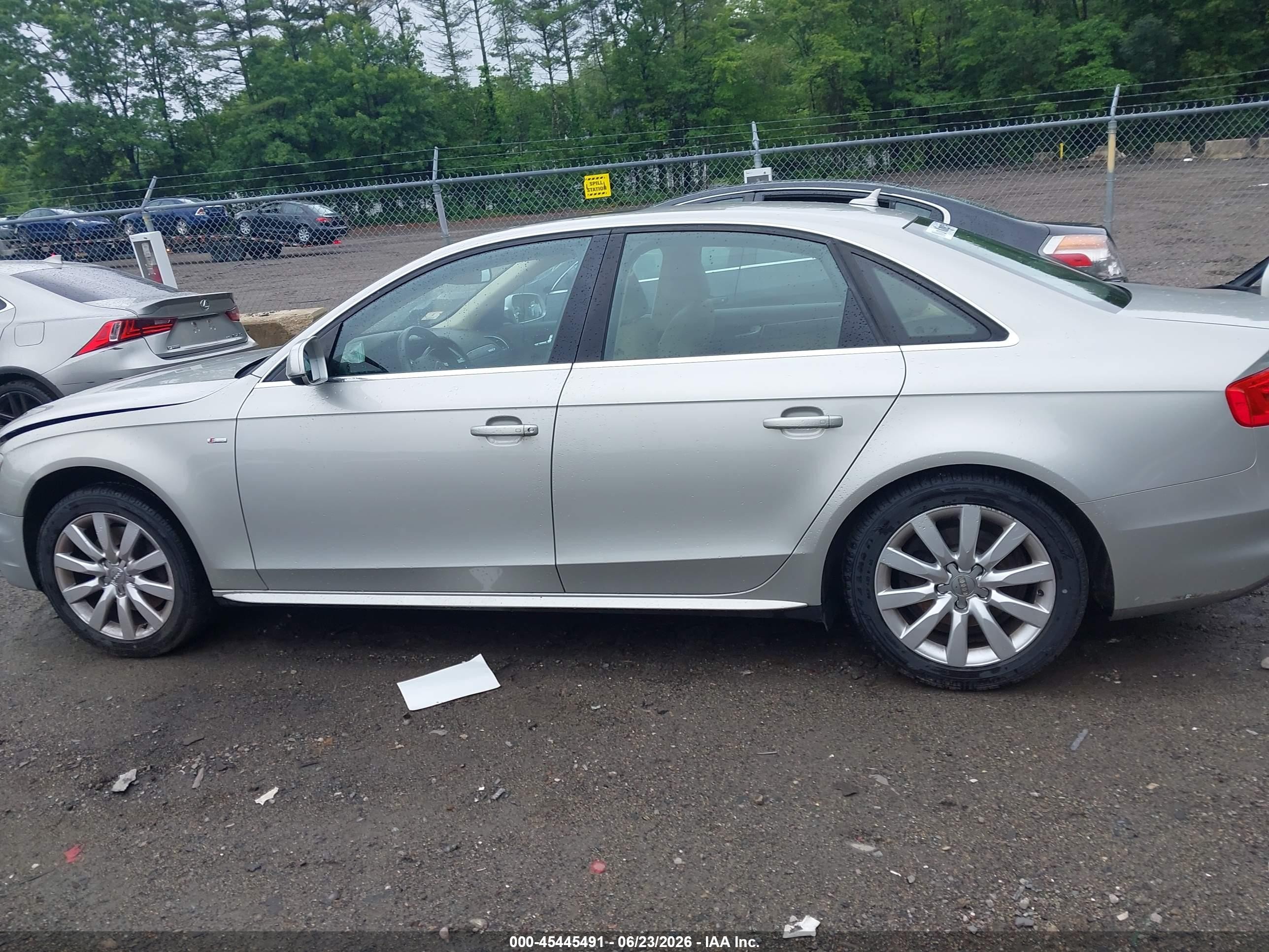 2015 Audi A4 2.0t Premium Champagne vin: WAUBFAFL9FN032680