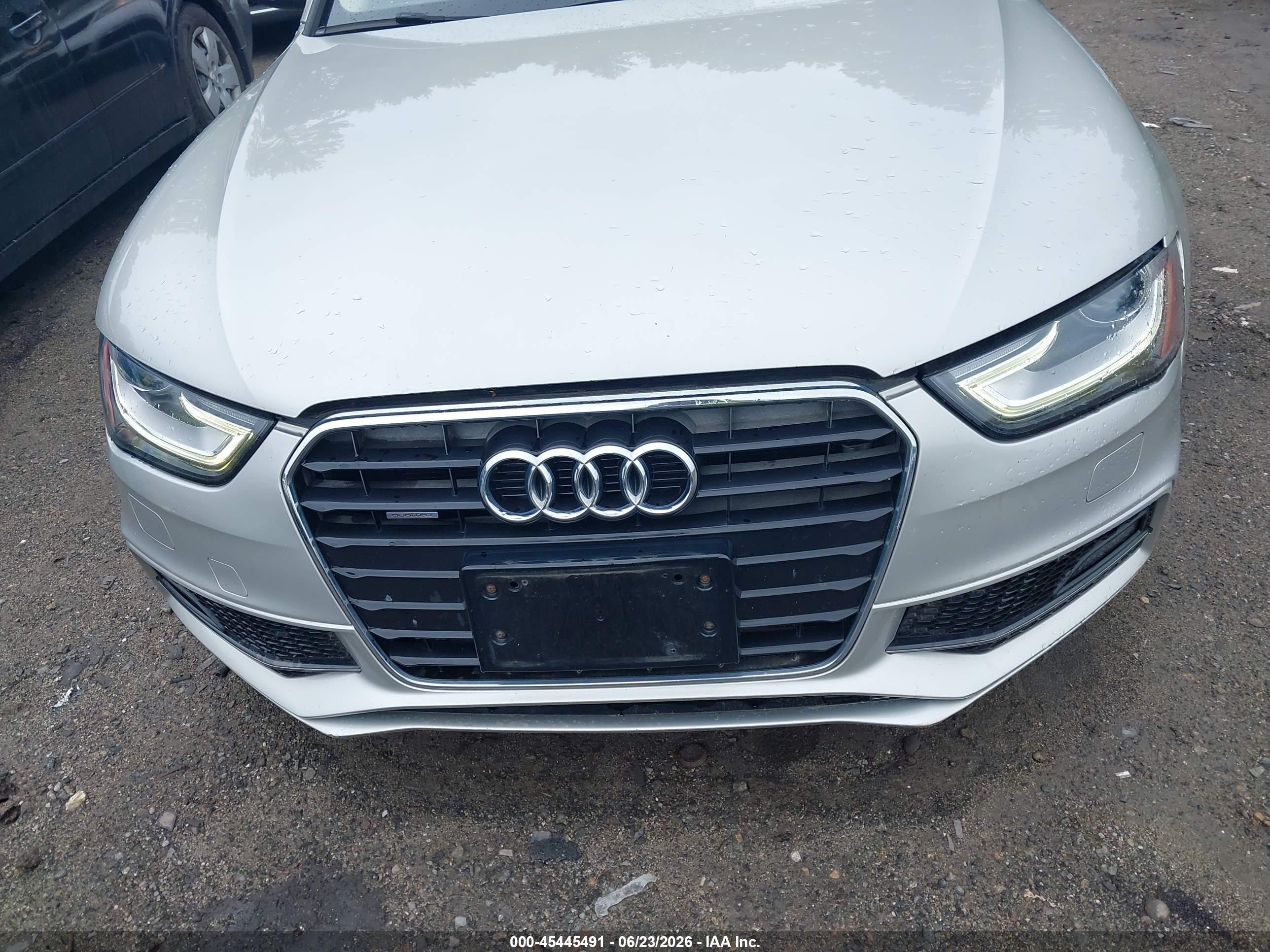 2015 Audi A4 2.0t Premium Champagne vin: WAUBFAFL9FN032680