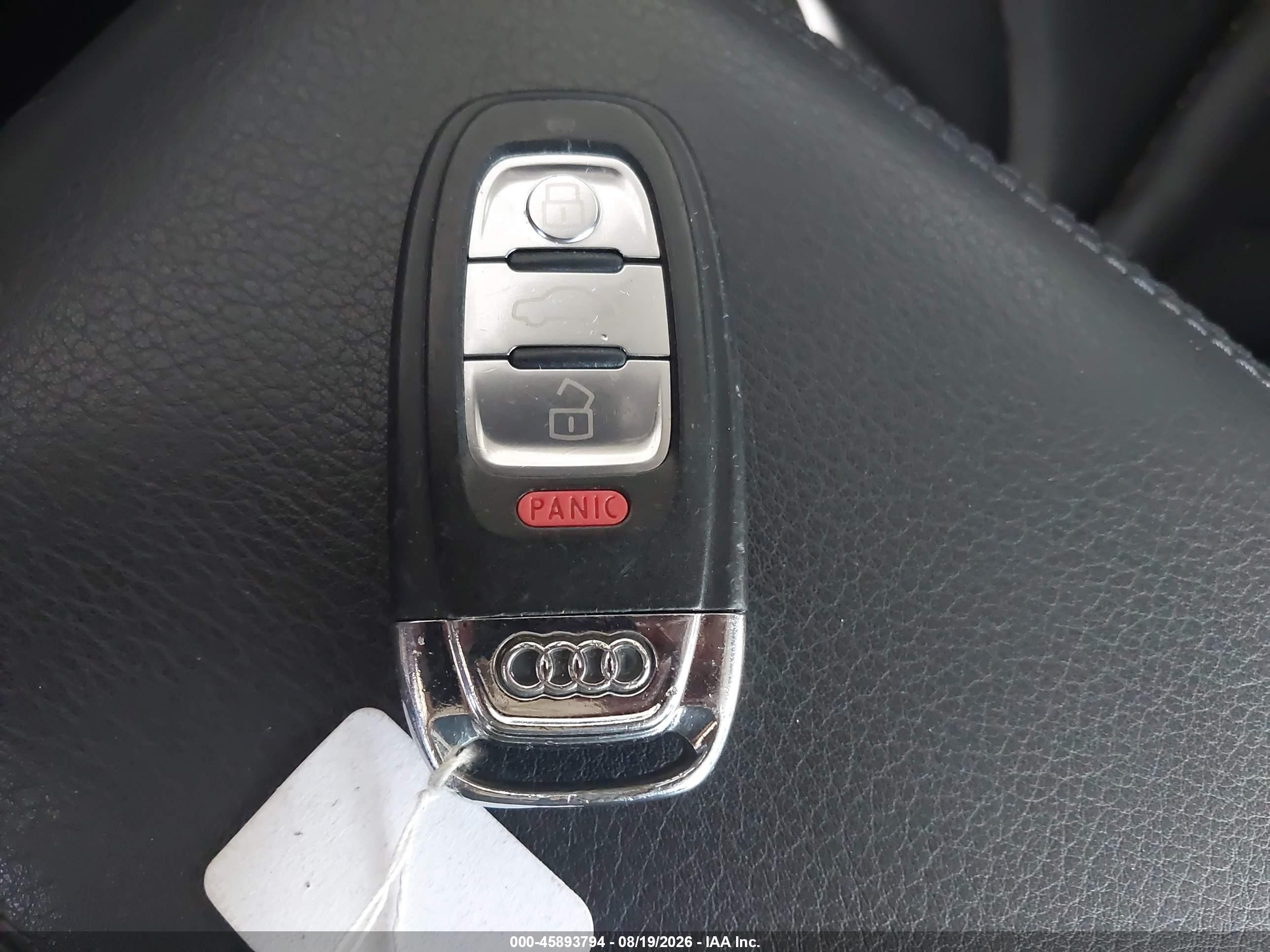 2010 Audi A4 2.0t Premium White vin: WAUBFAFLXAN031238