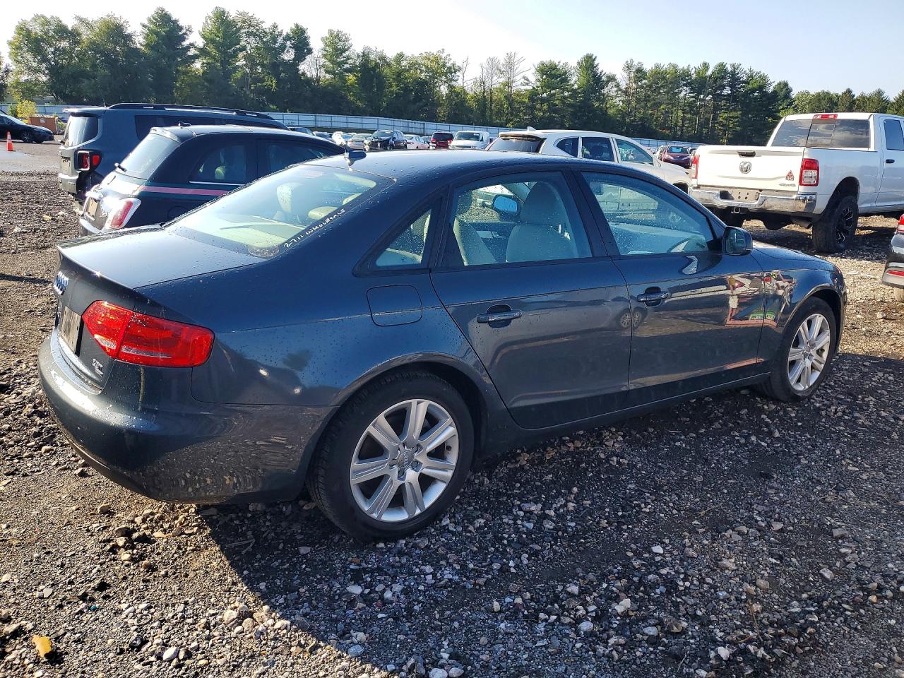 2011 Audi A4 Premium Gray vin: WAUBFAFLXBN038966