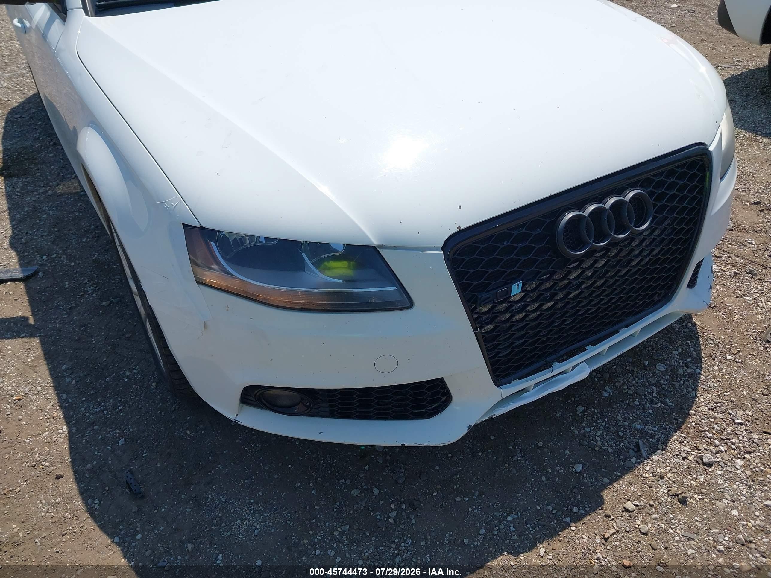 2012 Audi A4 2.0t Premium White vin: WAUBFAFLXCA114100
