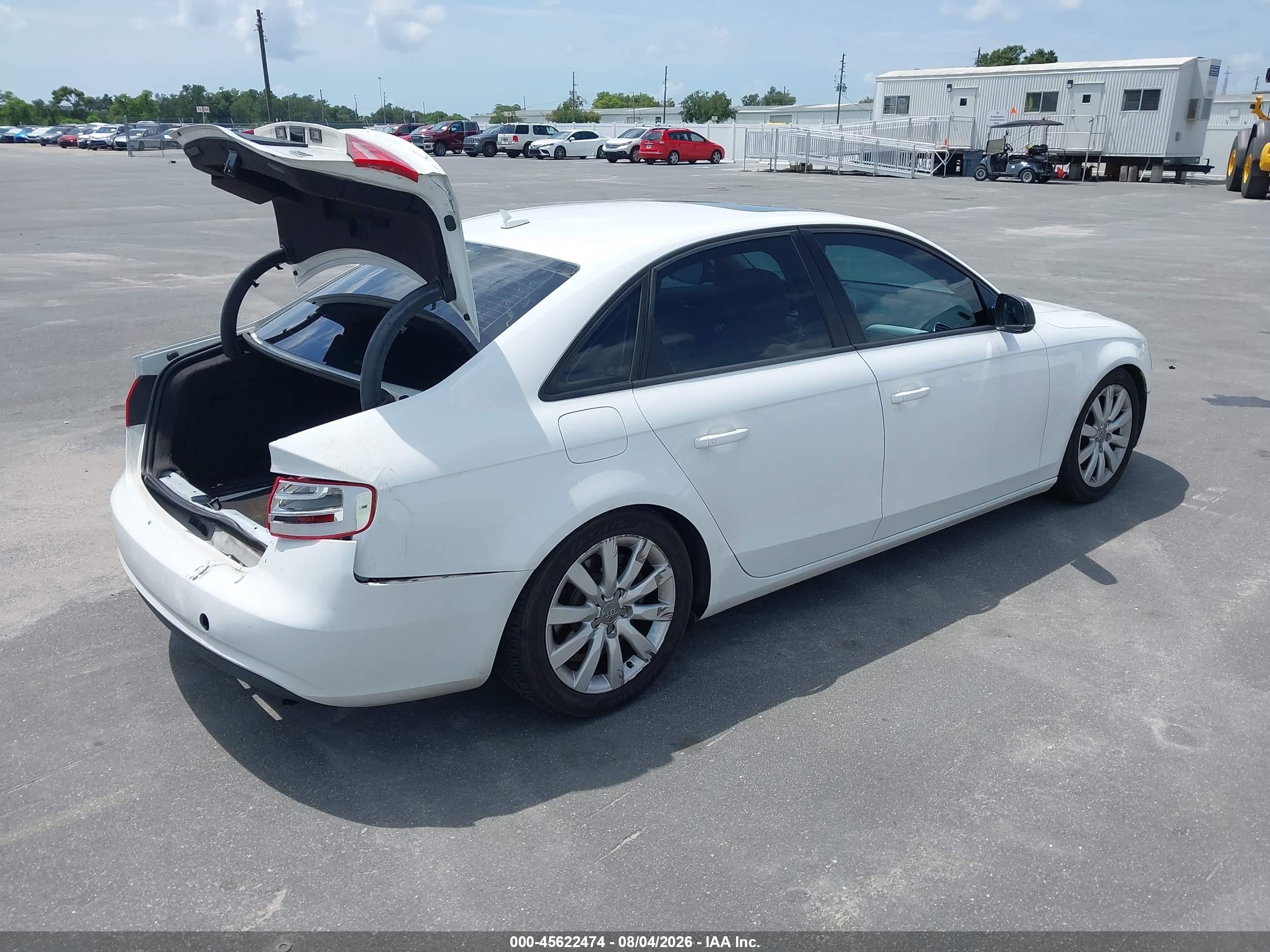 2013 Audi A4 2.0t Premium White vin: WAUBFAFLXDN030613