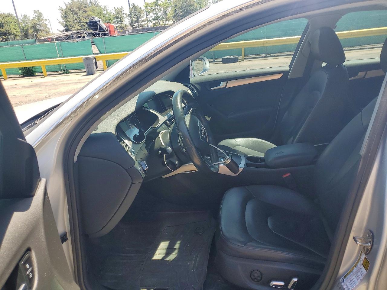2013 Audi A4 Premium Silver vin: WAUBFAFLXDN035164