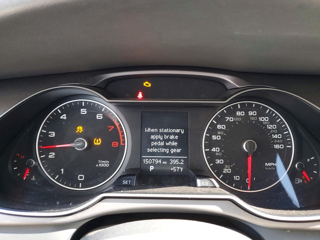 2014 Audi A4 Premium Черный vin: WAUBFAFLXEN000853