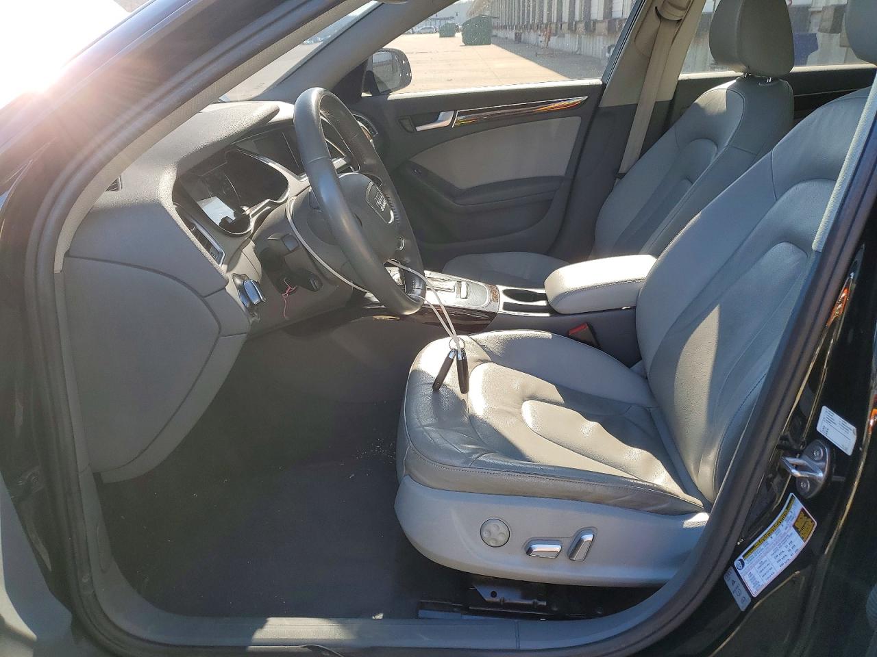 2014 Audi A4 Premium Черный vin: WAUBFAFLXEN000853