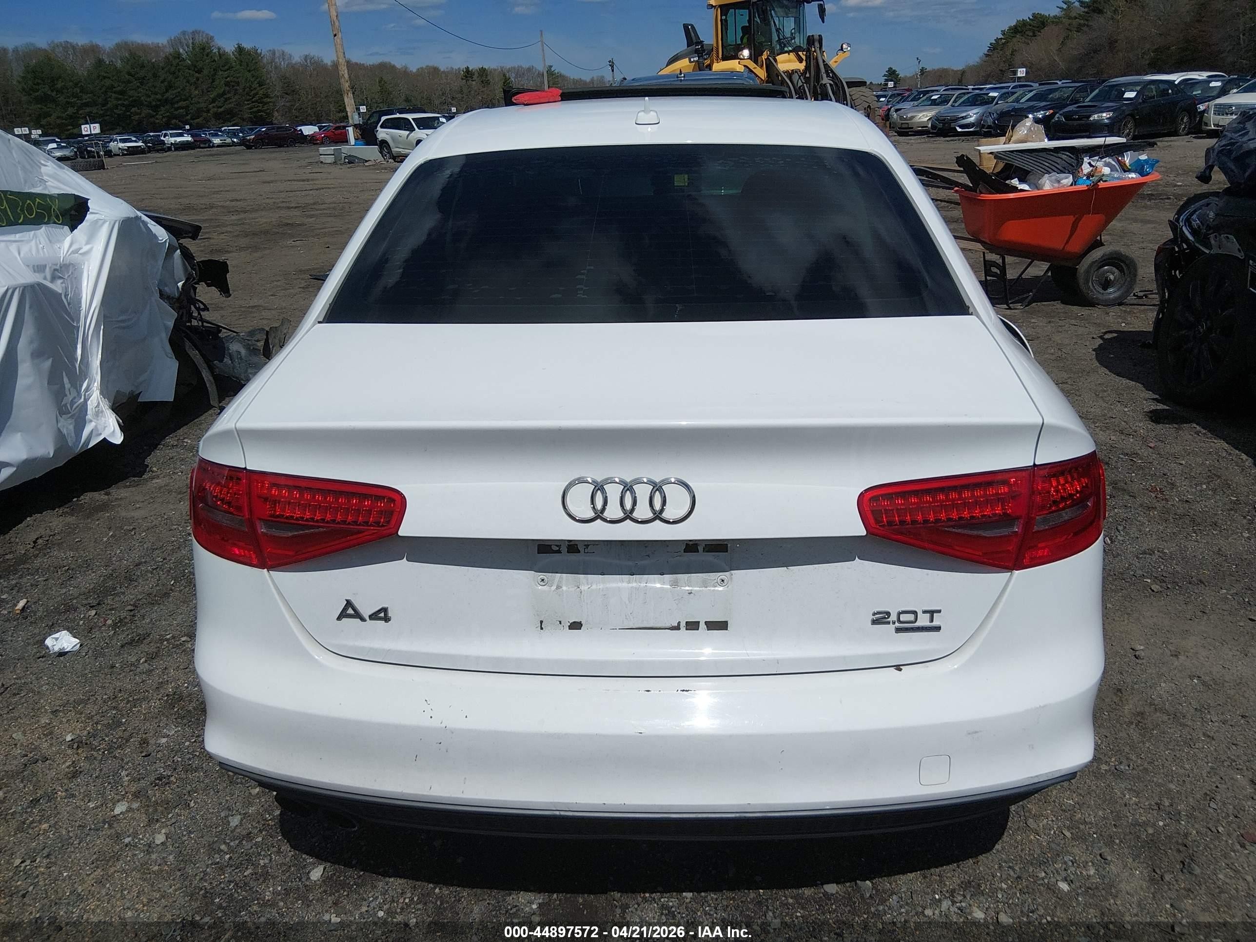 2015 Audi A4 2.0t Premium White vin: WAUBFAFLXFN010767