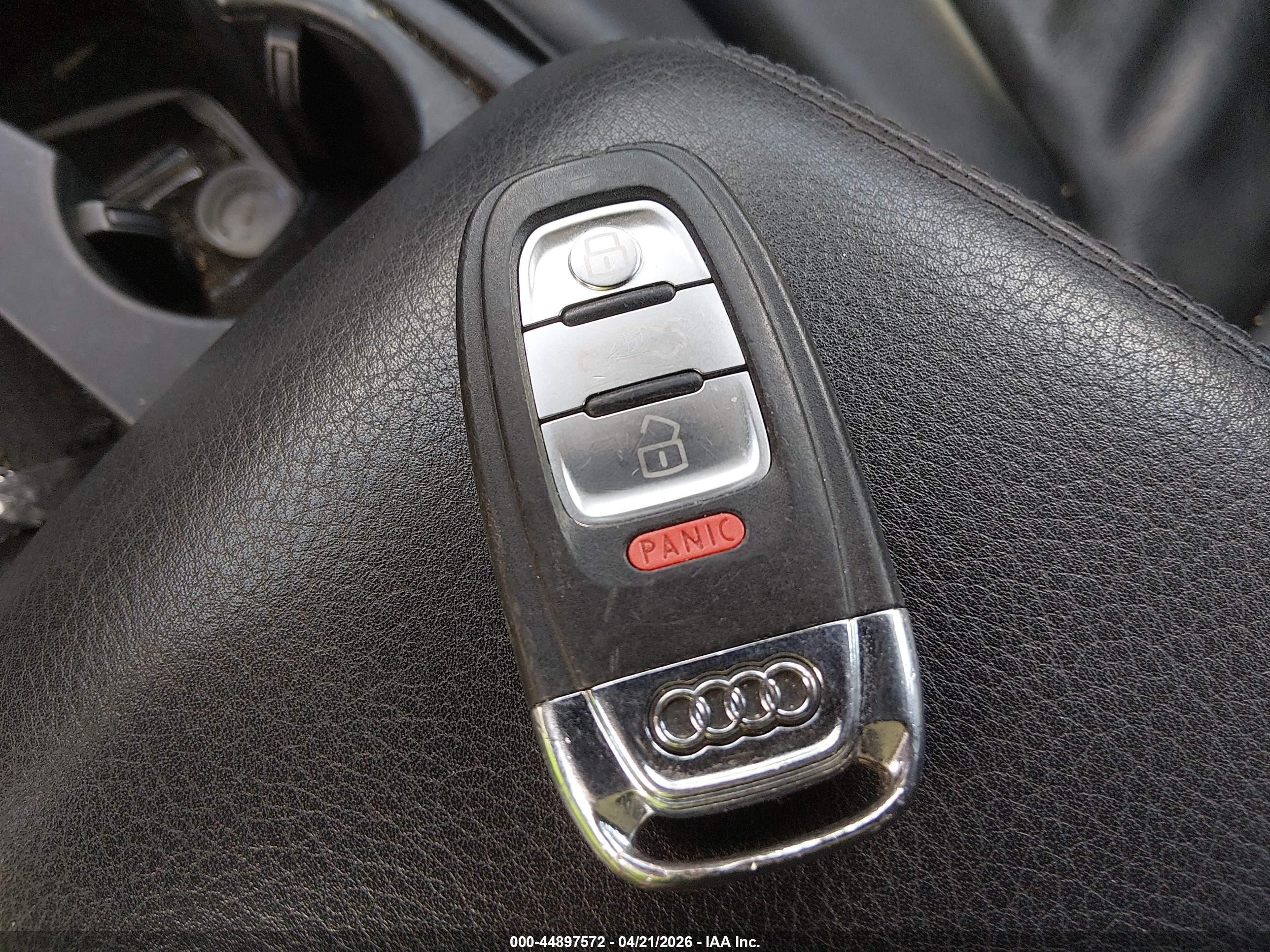2015 Audi A4 2.0t Premium White vin: WAUBFAFLXFN010767