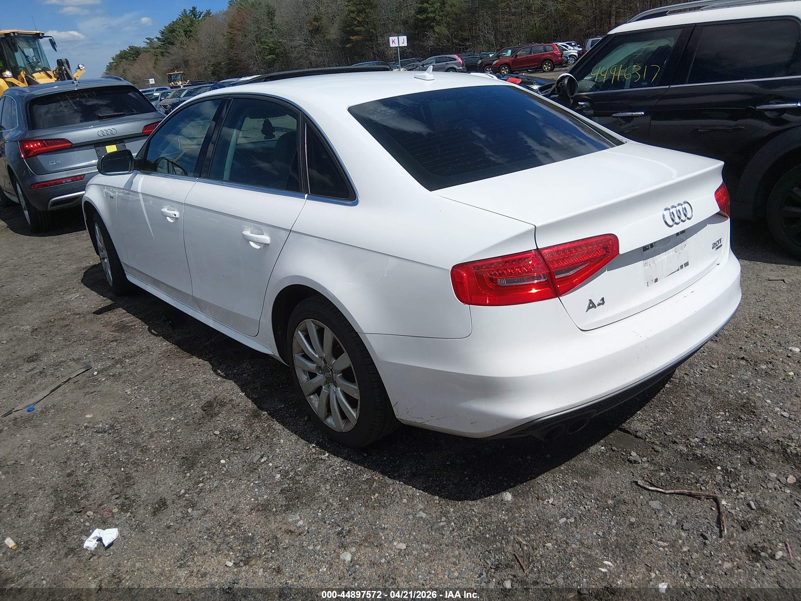 2015 Audi A4 2.0t Premium White vin: WAUBFAFLXFN010767