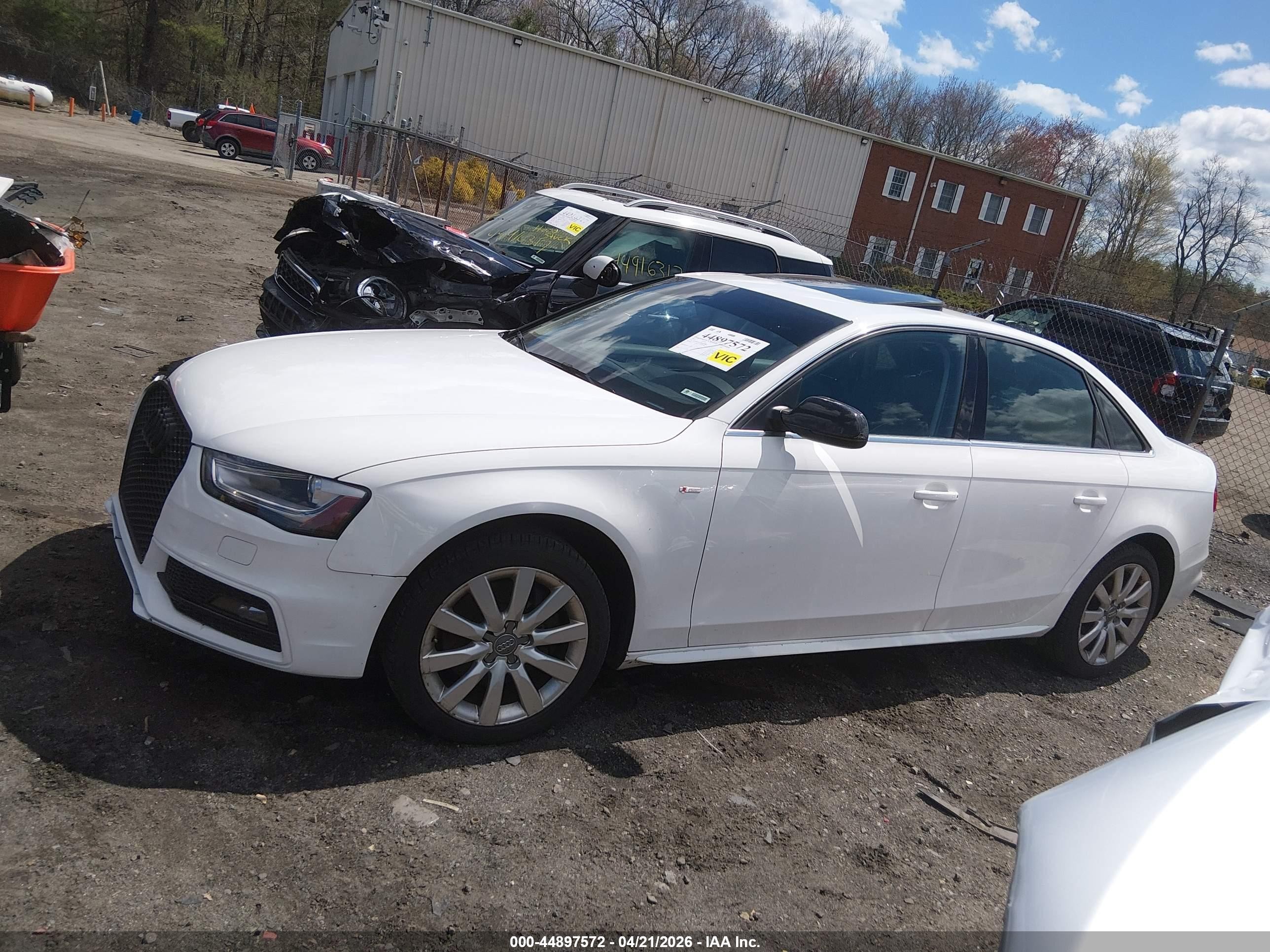 2015 Audi A4 2.0t Premium White vin: WAUBFAFLXFN010767
