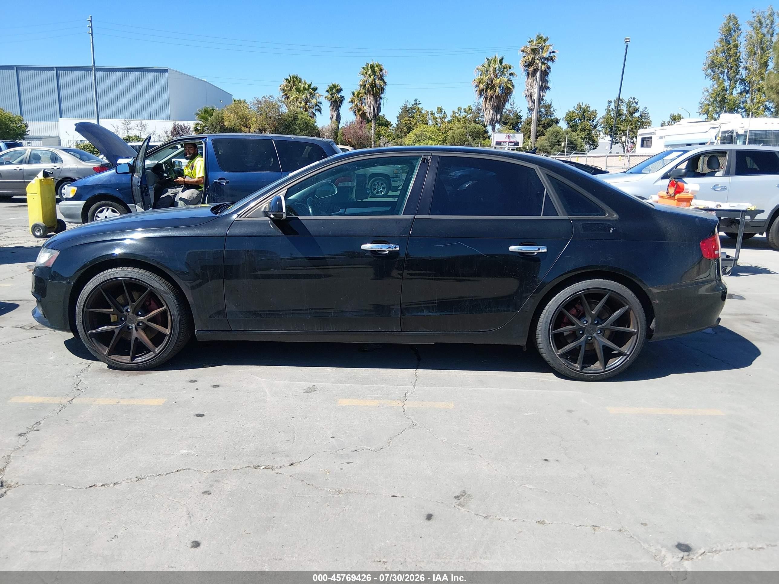 2010 Audi A4 2.0t Premium Black vin: WAUBFCFL5AN051487