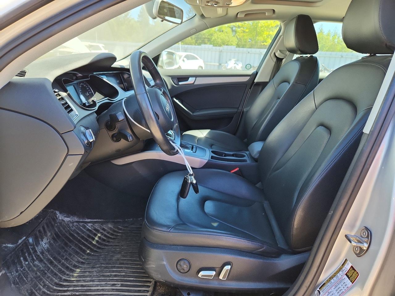 2014 Audi A4 Premium Серебряный vin: WAUBFCFL5EN014395