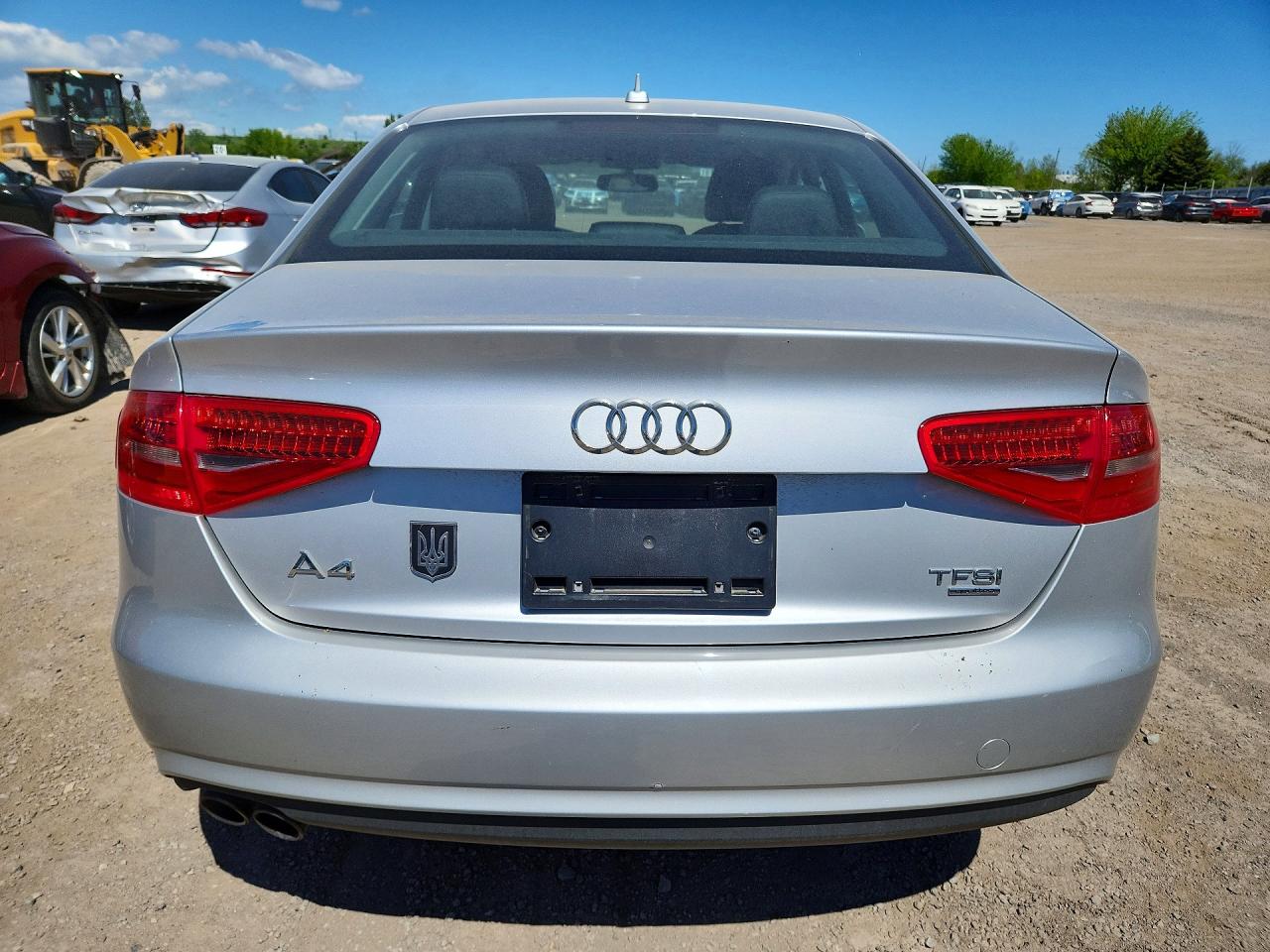 2014 Audi A4 Premium Серебряный vin: WAUBFCFL5EN014395