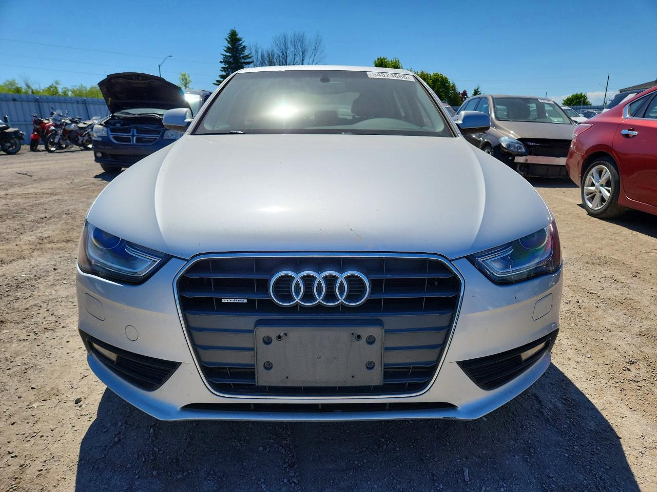 2014 Audi A4 Premium Серебряный vin: WAUBFCFL5EN014395