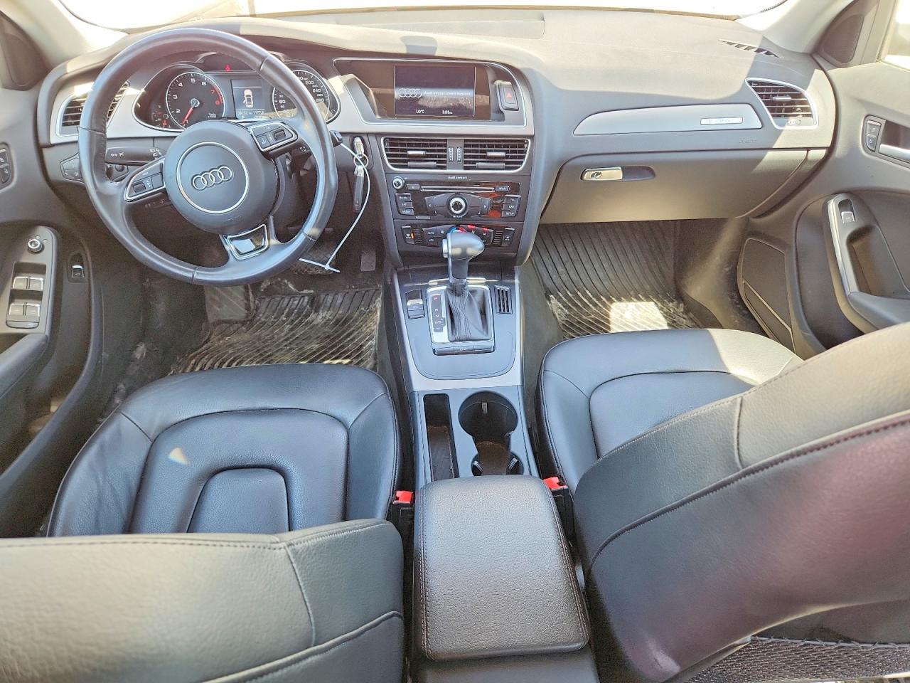 2014 Audi A4 Premium Серебряный vin: WAUBFCFL5EN014395