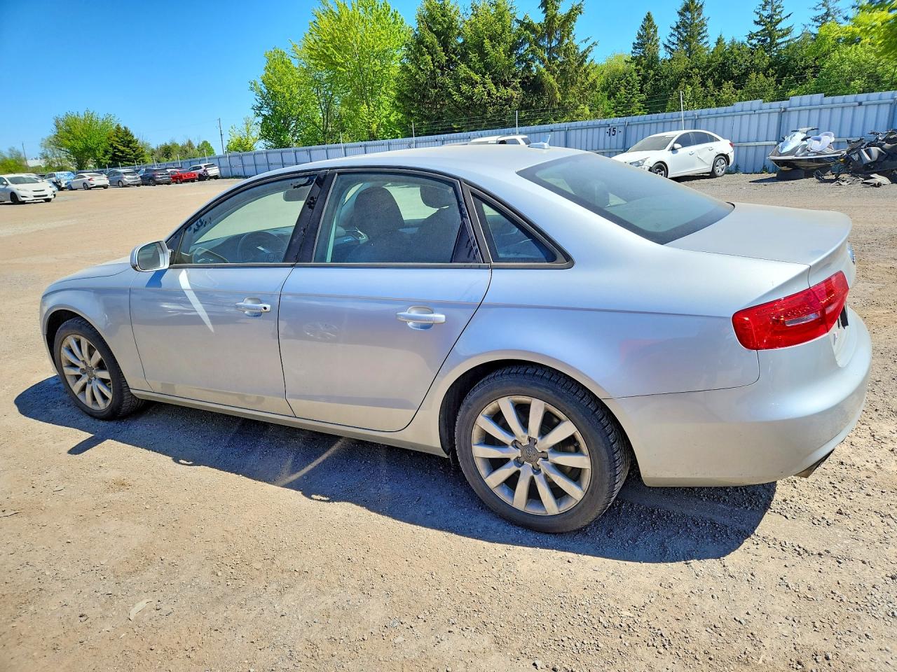 2014 Audi A4 Premium Серебряный vin: WAUBFCFL5EN014395