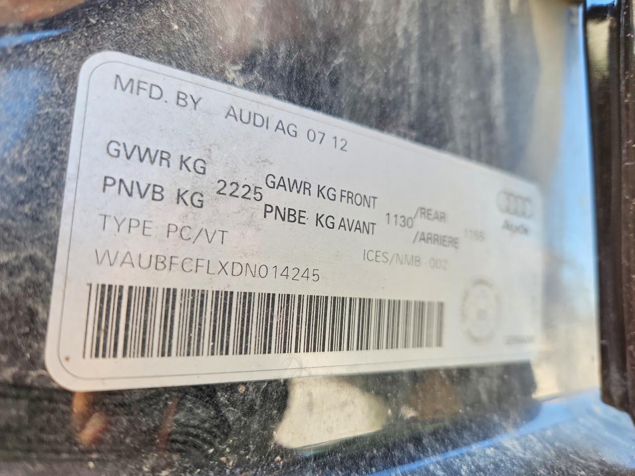 2013 Audi A4 Premium Черный vin: WAUBFCFLXDN014245