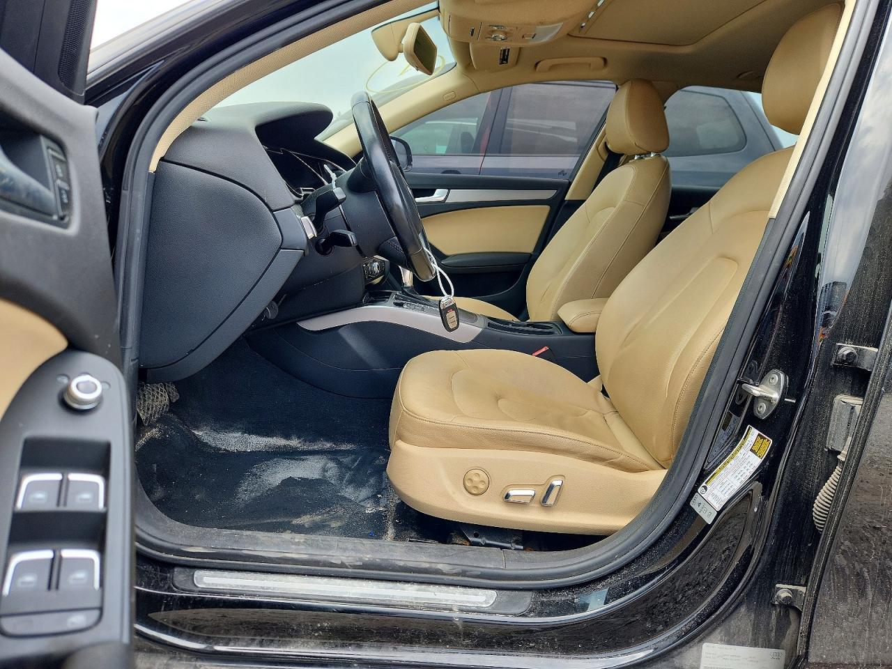 2013 Audi A4 Premium Черный vin: WAUBFCFLXDN014245