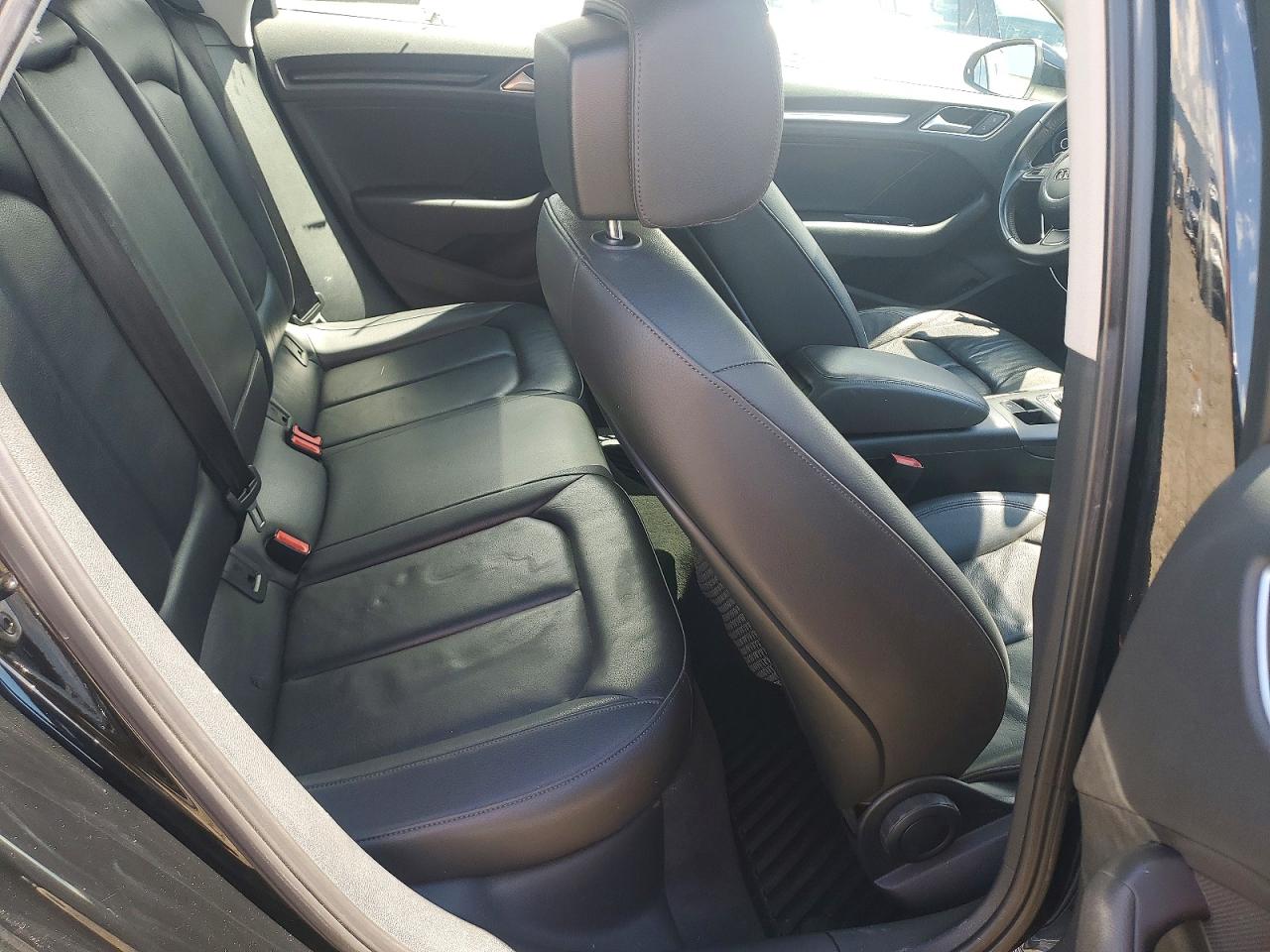 2015 Audi A3 Premium Черный vin: WAUBFGFF1F1001217