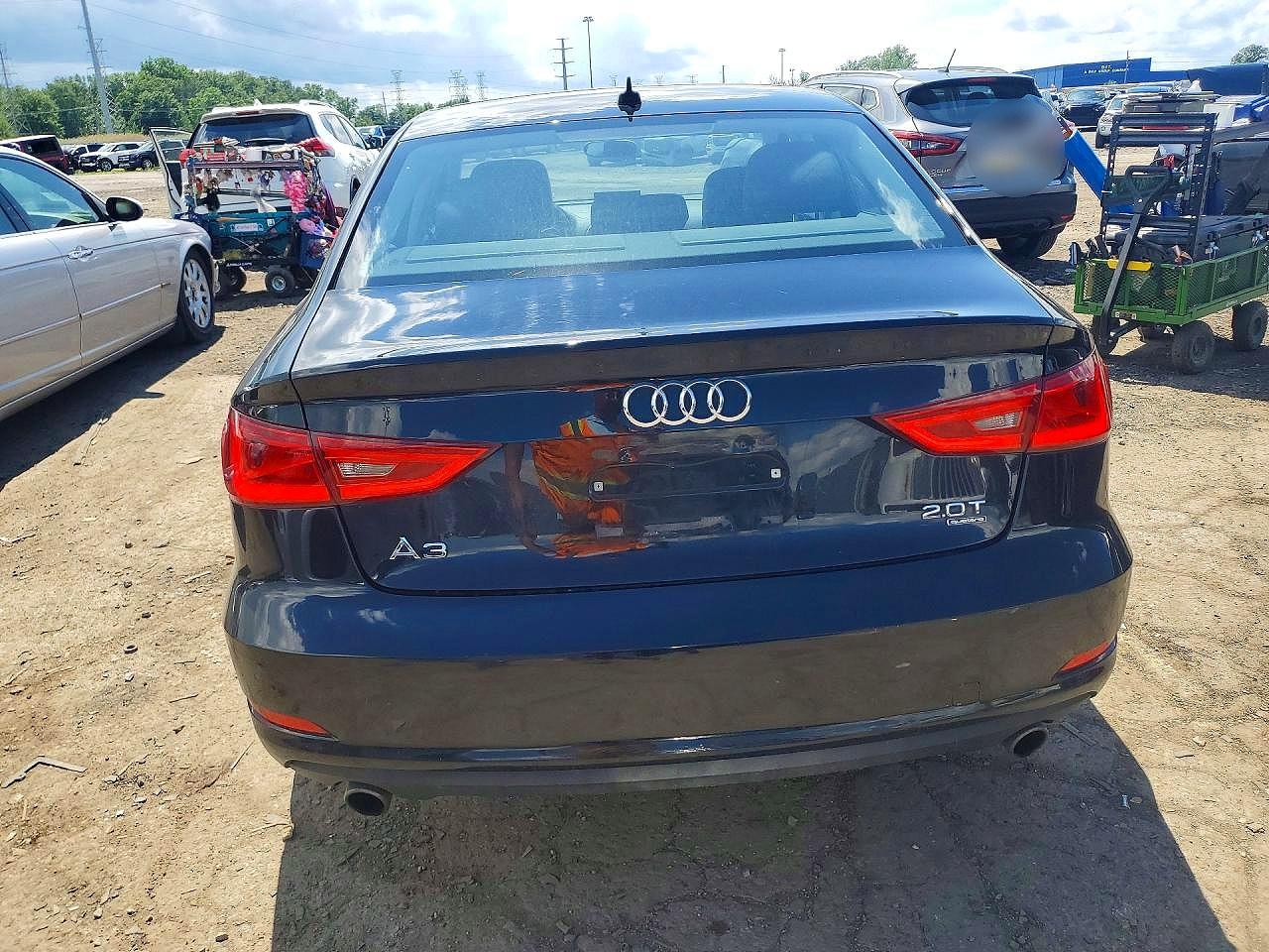 2015 Audi A3 Premium Черный vin: WAUBFGFF1F1001217