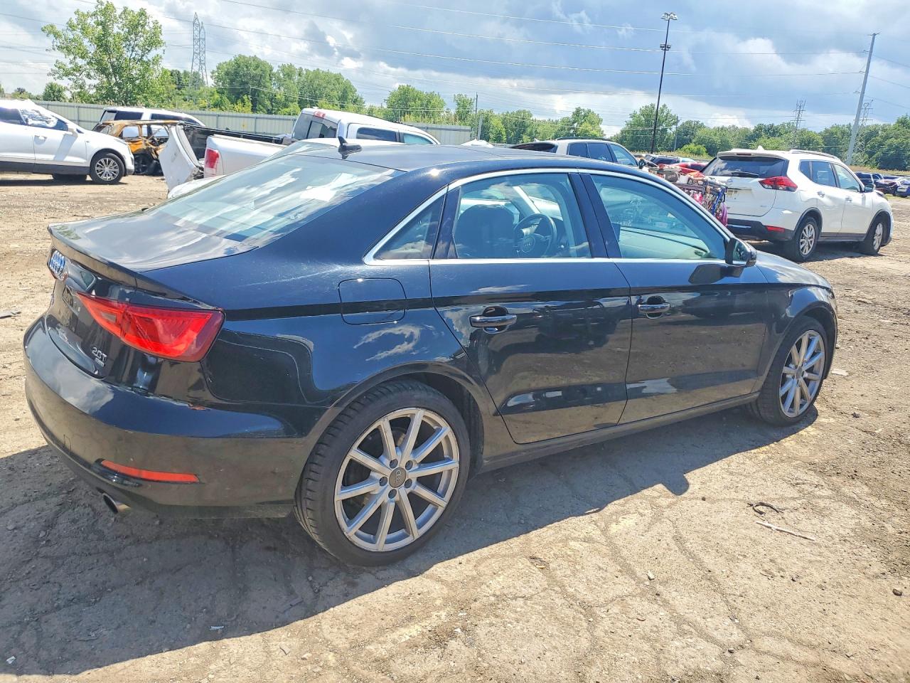 2015 Audi A3 Premium Черный vin: WAUBFGFF1F1001217