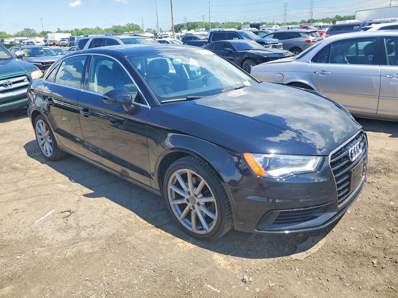 2015 Audi A3 Premium Черный vin: WAUBFGFF1F1001217