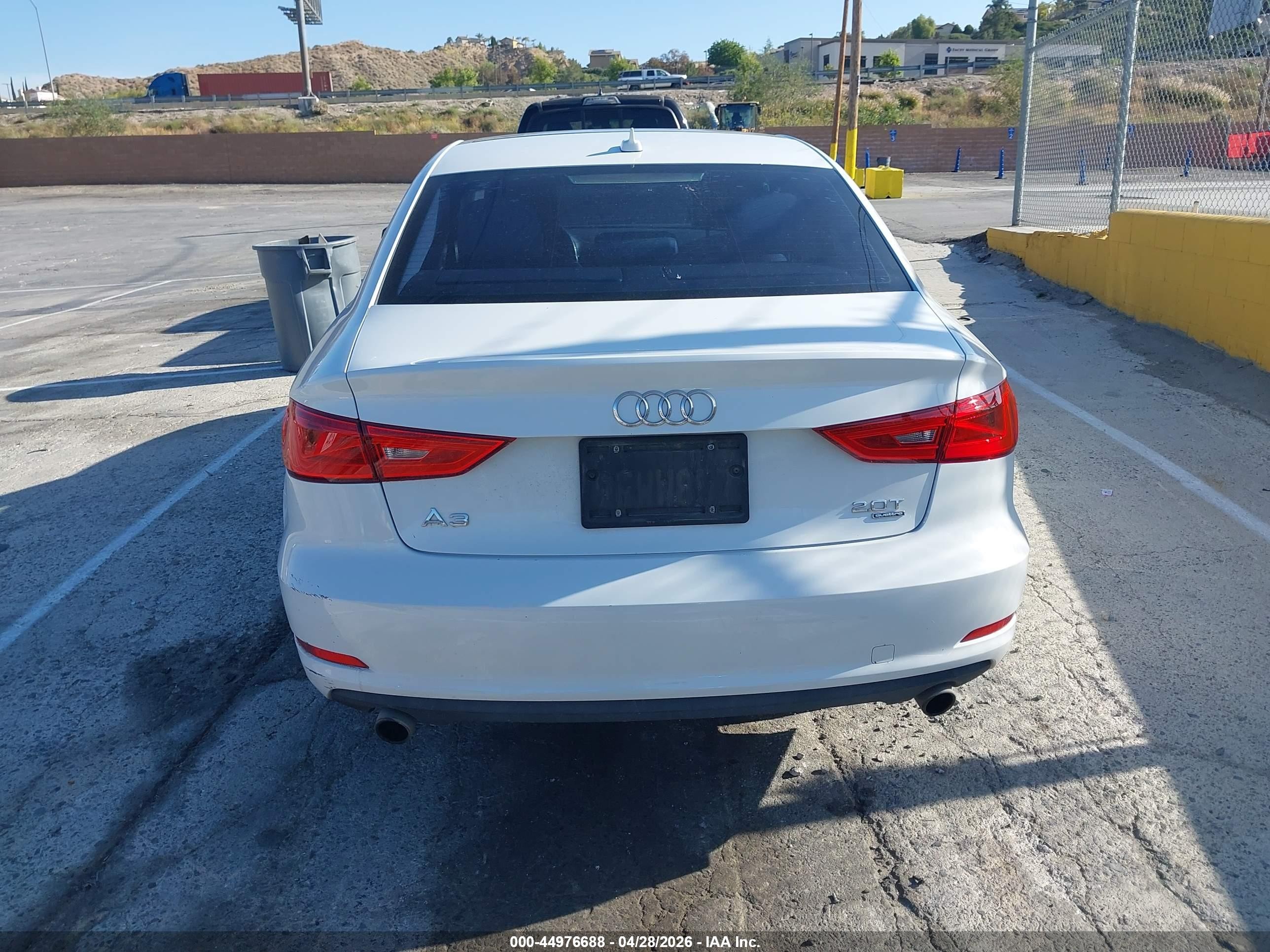 2015 Audi A3 2.0t Premium White vin: WAUBFGFF1F1029406