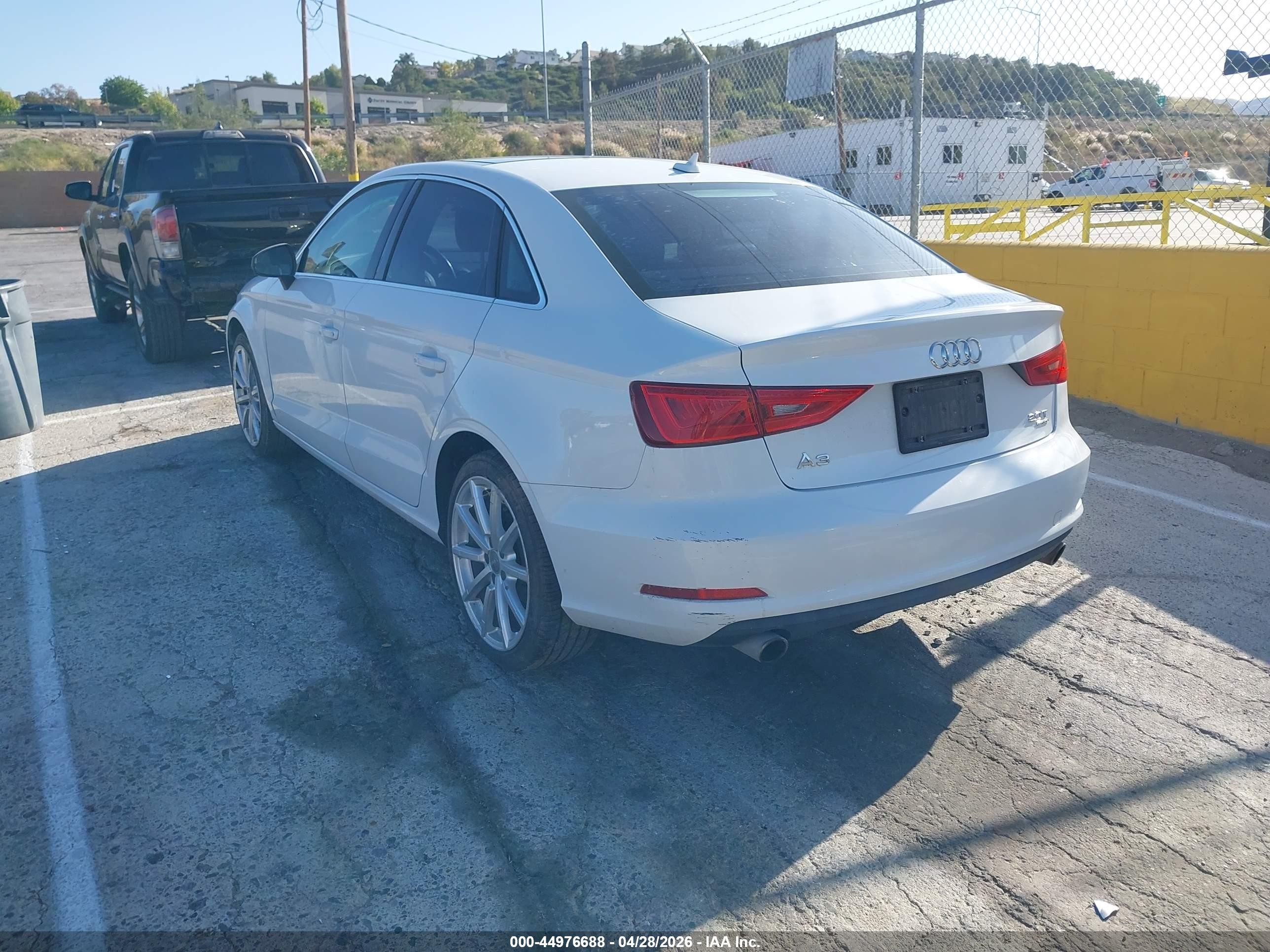 2015 Audi A3 2.0t Premium White vin: WAUBFGFF1F1029406