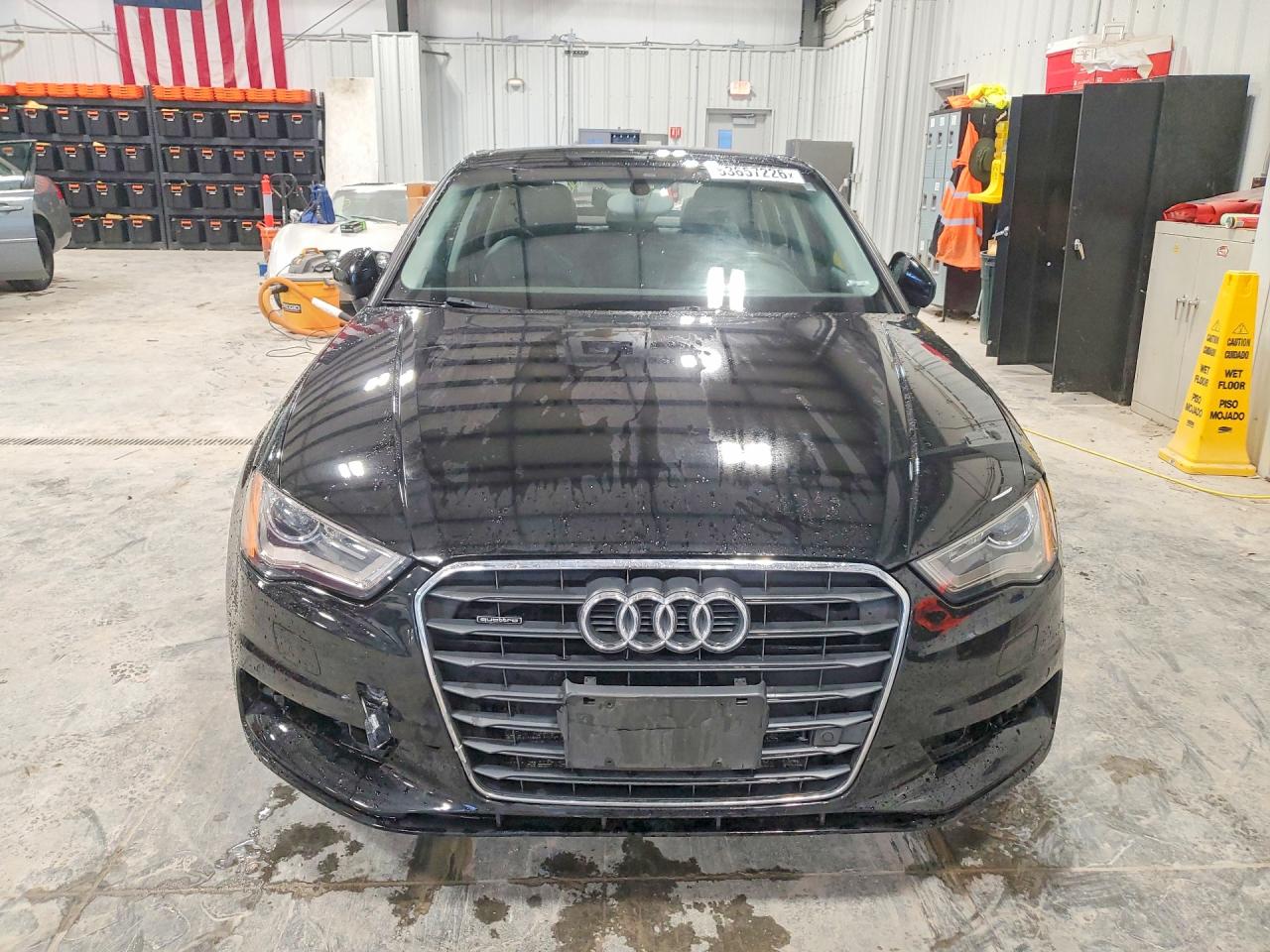 2015 Audi A3 Premium Черный vin: WAUBFGFF2F1077870