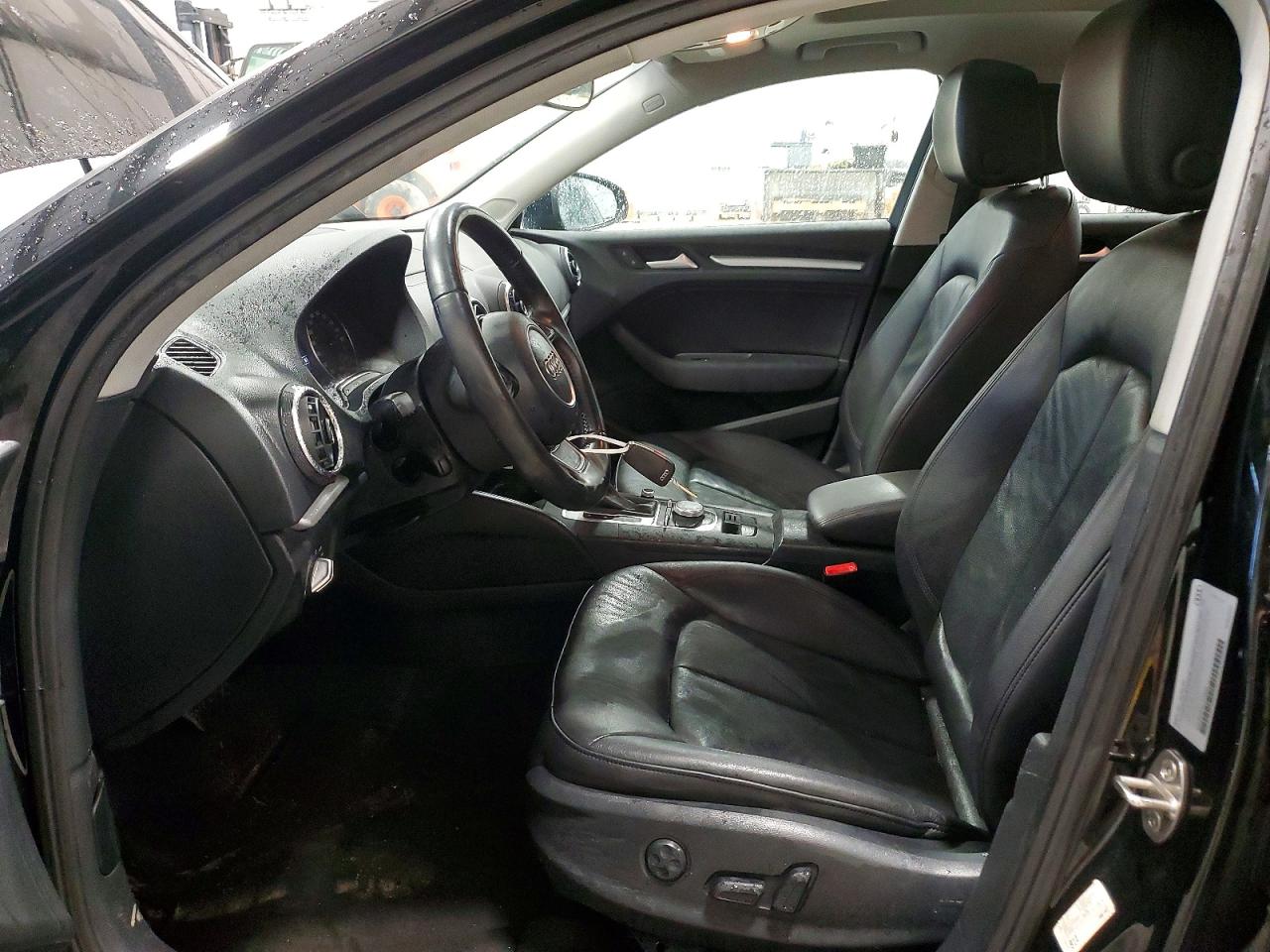 2015 Audi A3 Premium Черный vin: WAUBFGFF2F1077870