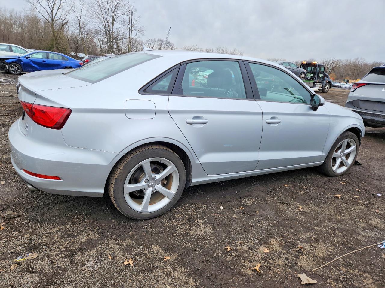 2015 Audi A3 Premium Серебряный vin: WAUBFGFF3F1011845
