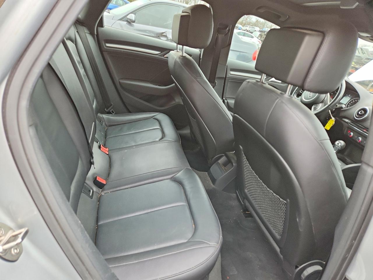 2015 Audi A3 Premium Серебряный vin: WAUBFGFF3F1011845