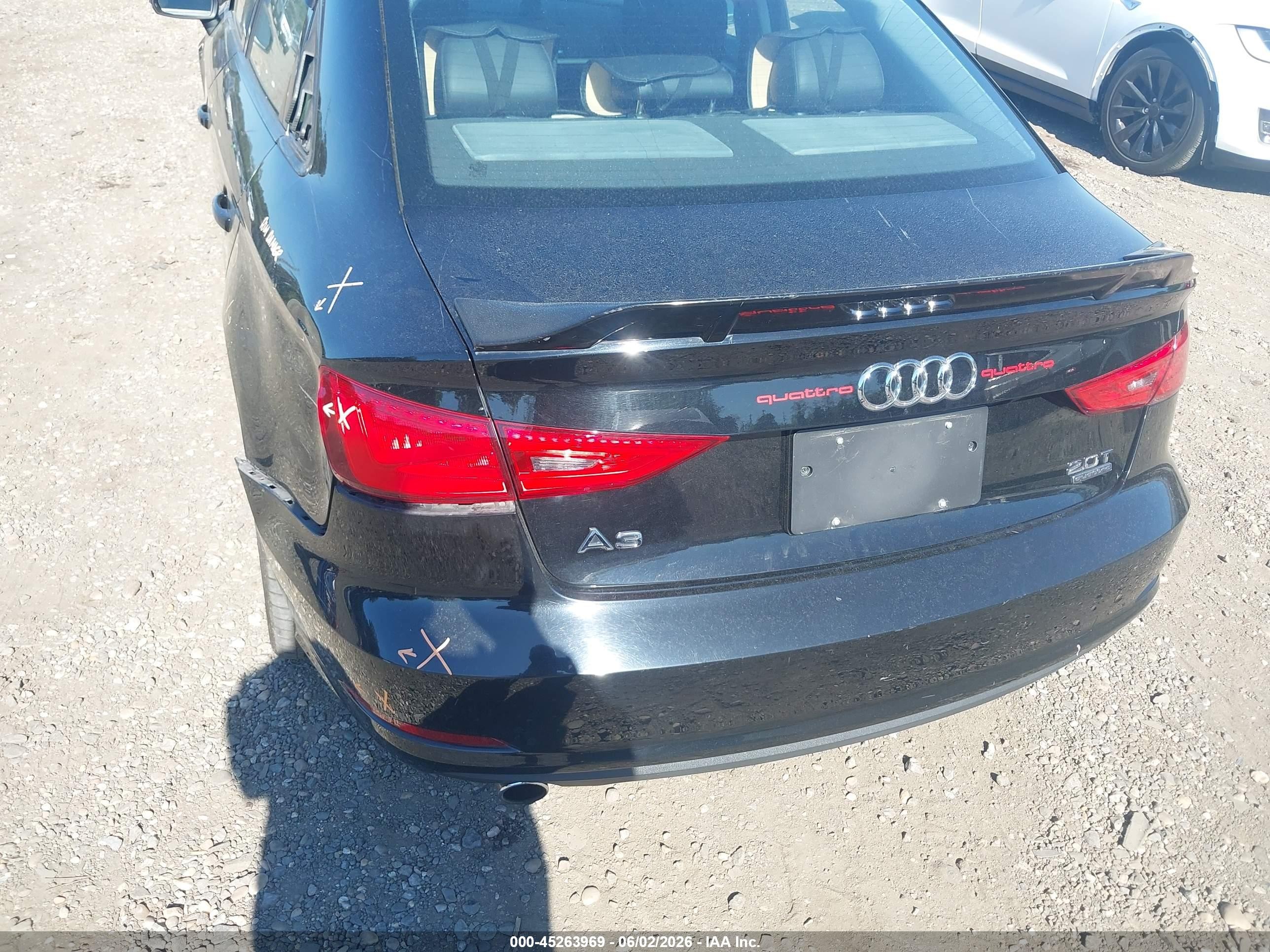 2015 Audi A3 2.0t Premium Черный vin: WAUBFGFF3F1117664